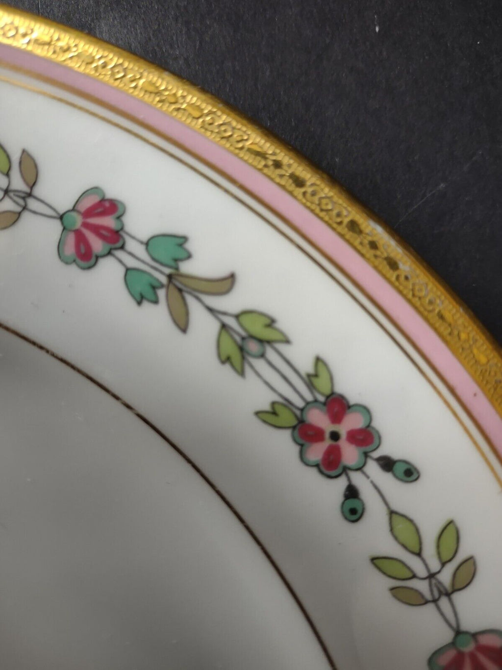Depose Limoges Gold Trim Pink Flower Design Dinner Plate (lot 639)