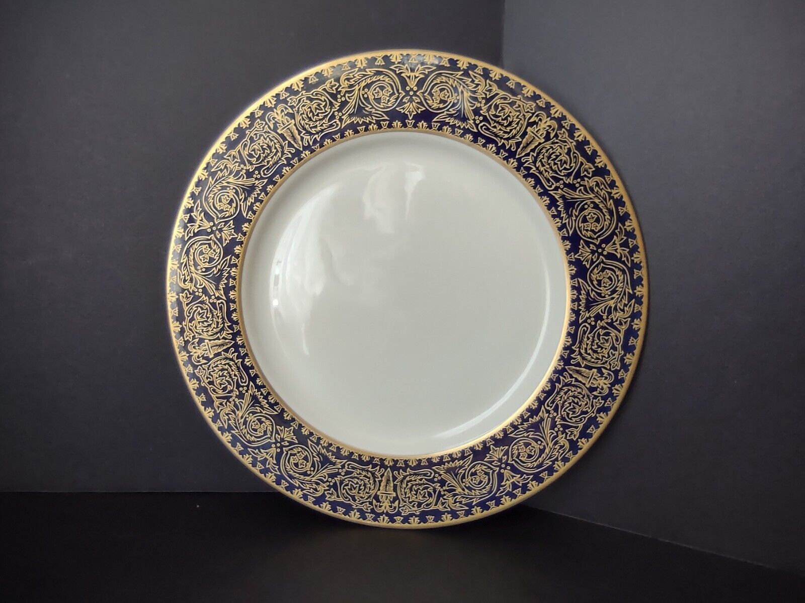 Alvin USA Heavy Ornate Gold Trim Cobal Blue Dinner Plate 10-1/8" (lot 722)
