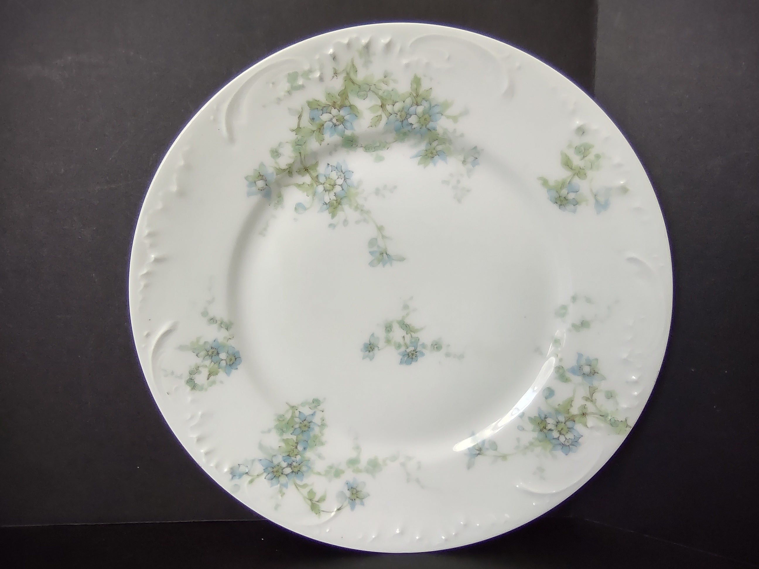 Haviland Limoges French Cottage Chic Luncheon/Dinner/Salad Plate Blue (lot 1122)