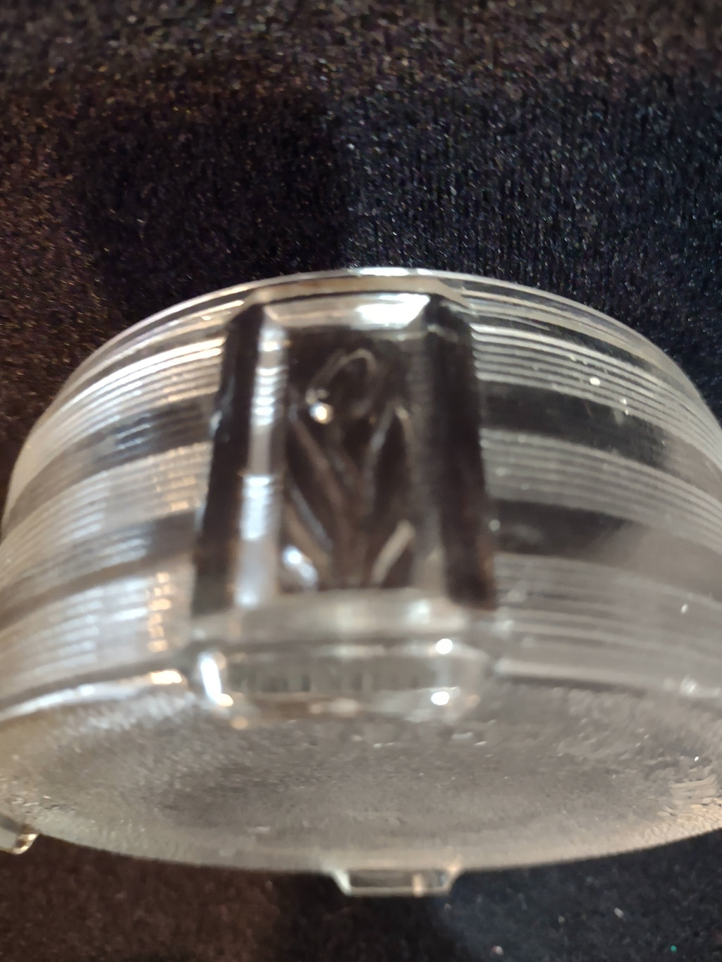 Vintage Art Deco Glass Powder Vanity Jar Ribbed Lines Embossed Tulip (Lot 5342)