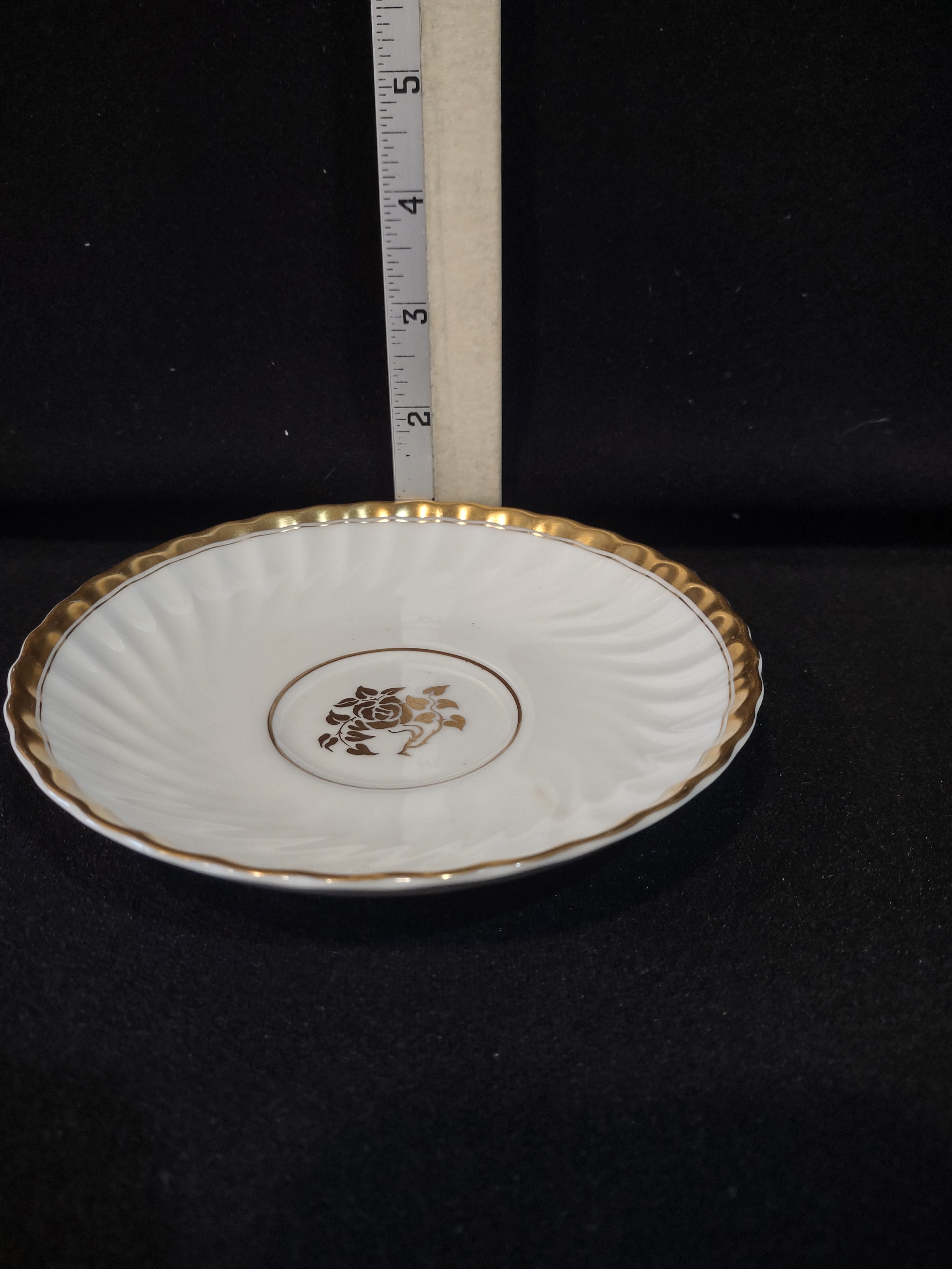 Vintage Minton Gold Rose Saucer Bone China Fluted Edge Gold Trim (Lot 5431)