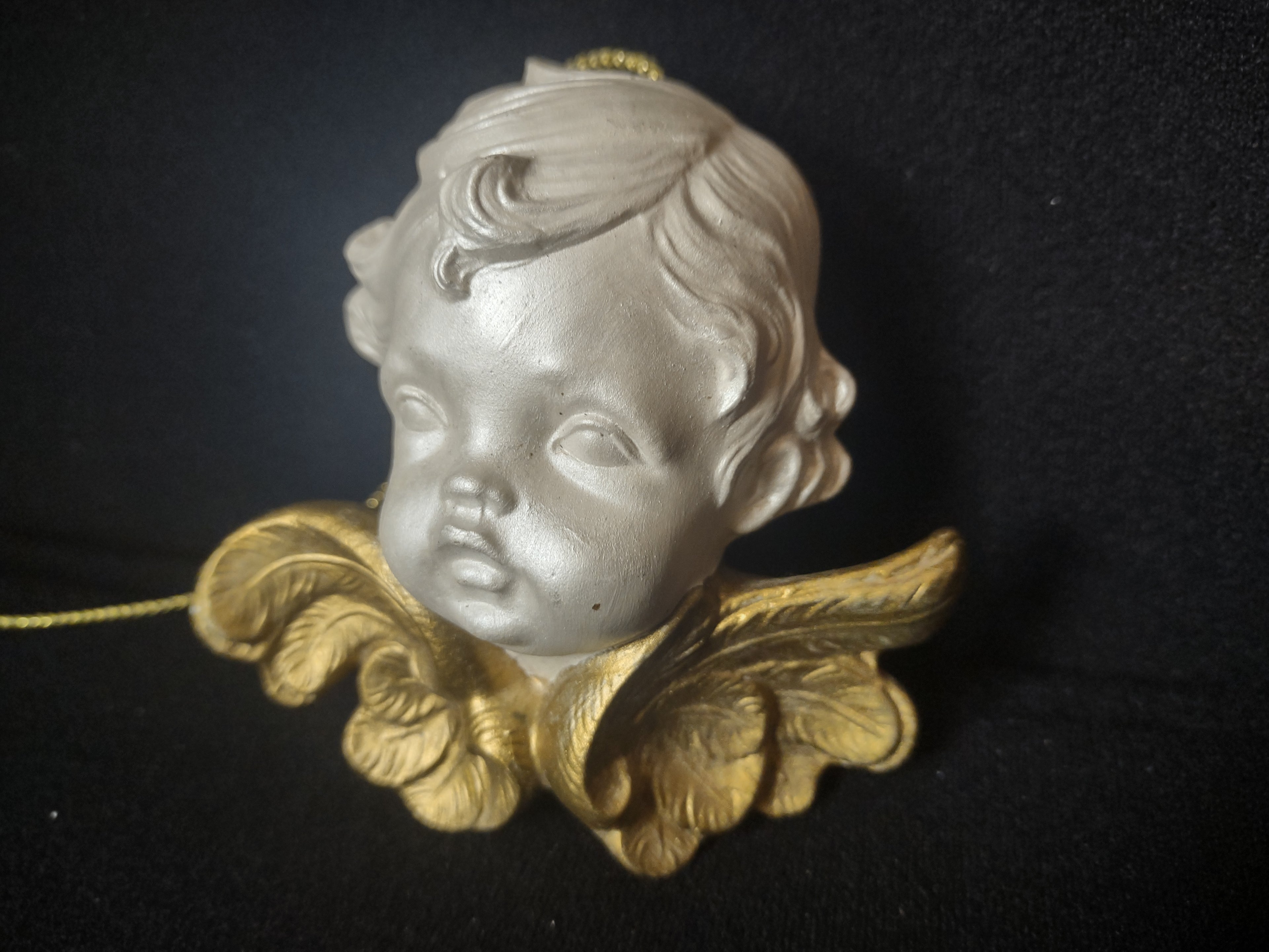 Scioto 1987 Vintage Cherub Ceramic Christmas Ornament (lot 1616)