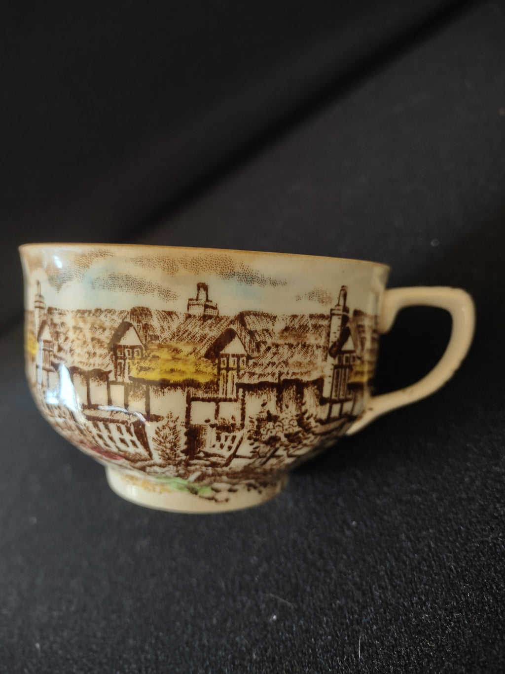 Vintage Johnson Bros Teacup Saucer Ironstone Olde English Countryside (Lot 5536)
