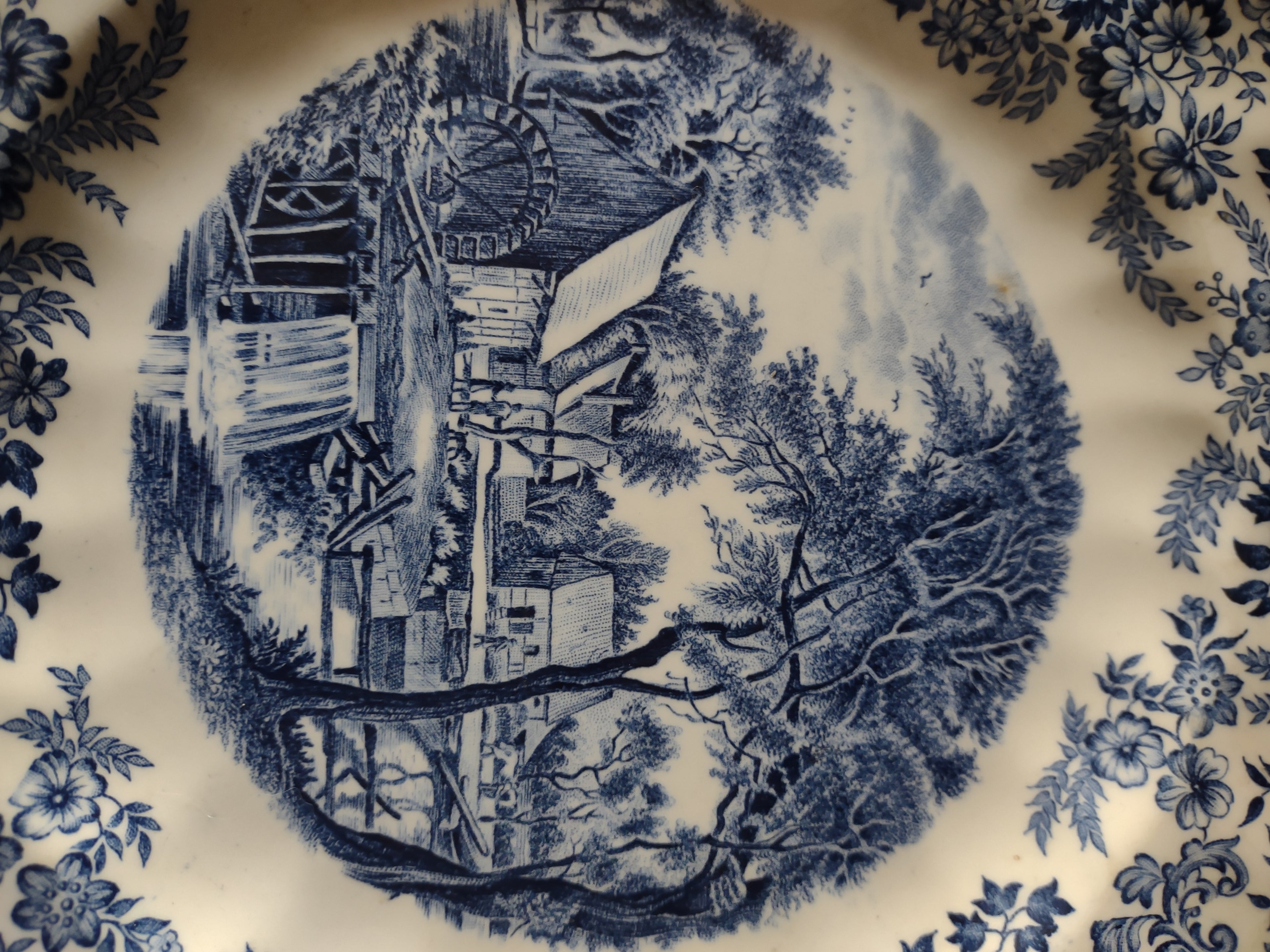 Vintage Johnson Brothers Dinner Plate Ironstone Mill Stream Blue (Lot 5582)