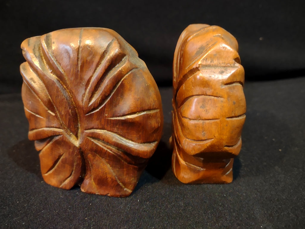 Vintage Philippines Wooden Carved Leaf Flower Salt and Pepper Shaker (lot 5380)