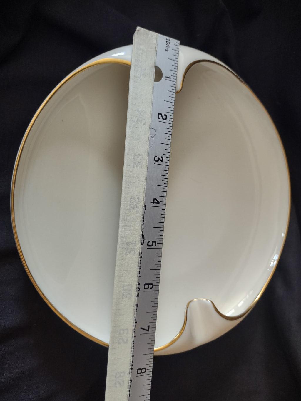 Vintage Lenox MCM Porcelain Gold Trim Ashtray 8" (lot 1980)