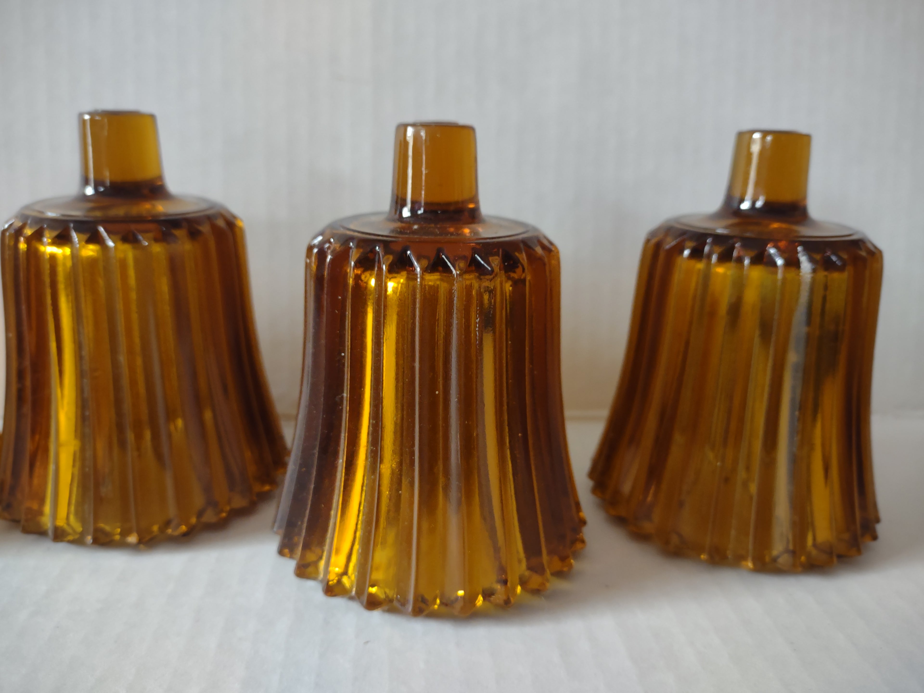 Vintage MCM Amber Glass Ribbed Votive Cup Sconce Candle Holder x 4 (lot 5148)