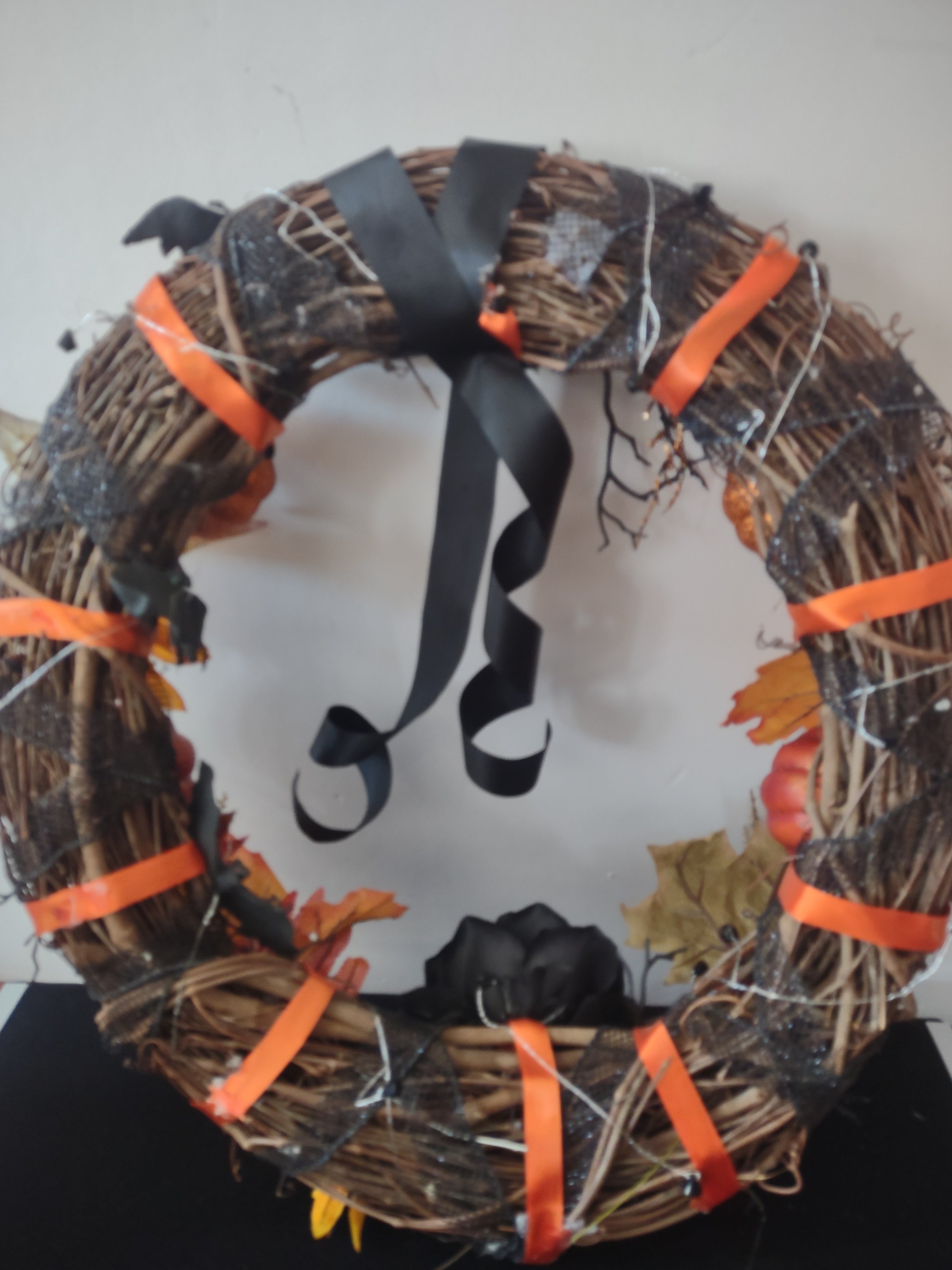 Halloween/Fall Black Rose Bats Pumpkins Leaves Grape Vine Wreath (Lot 3461)