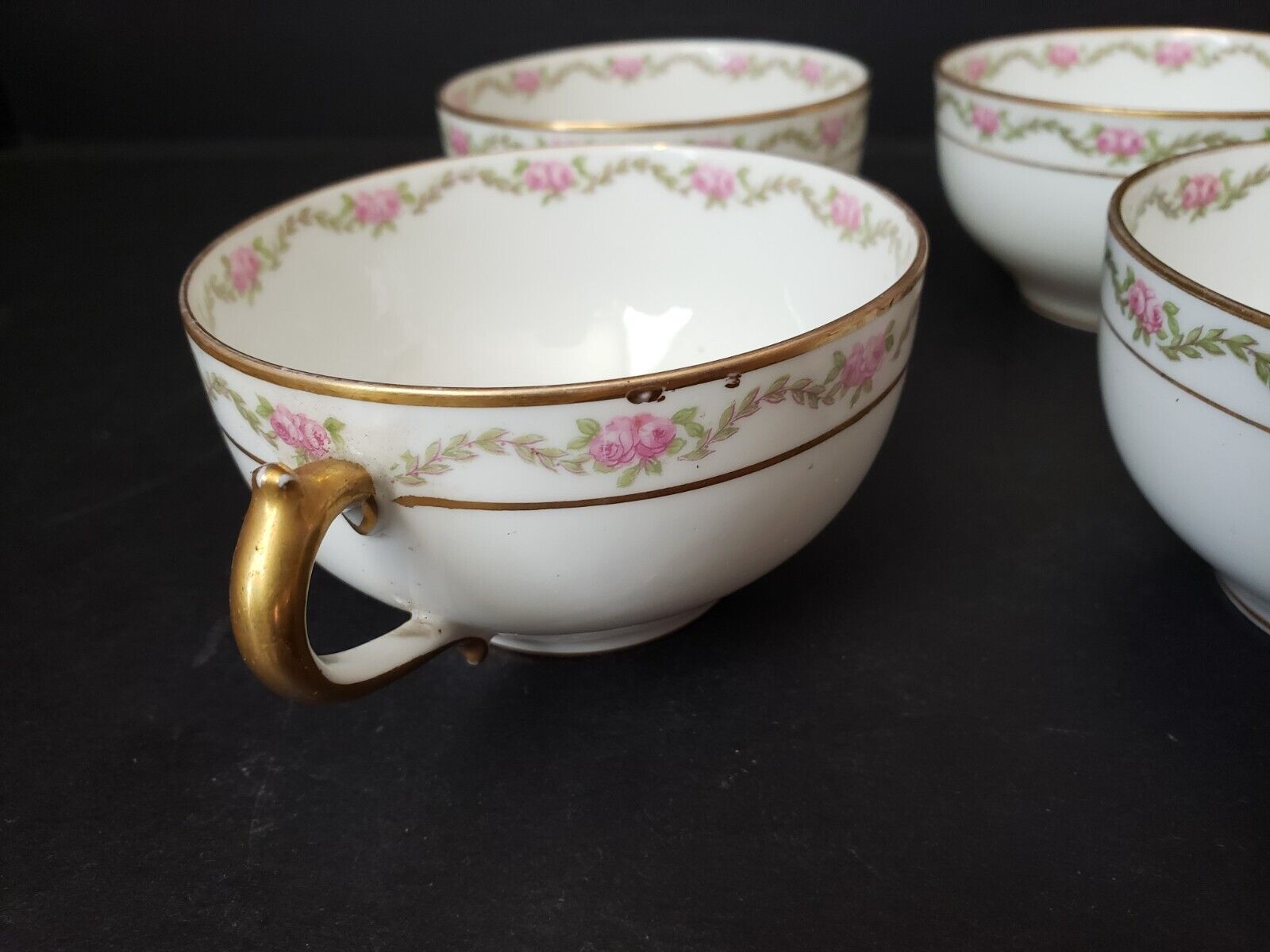 Haviland Limoges France 4 x Teacup Rose Garland Gold Trim (lot 615)