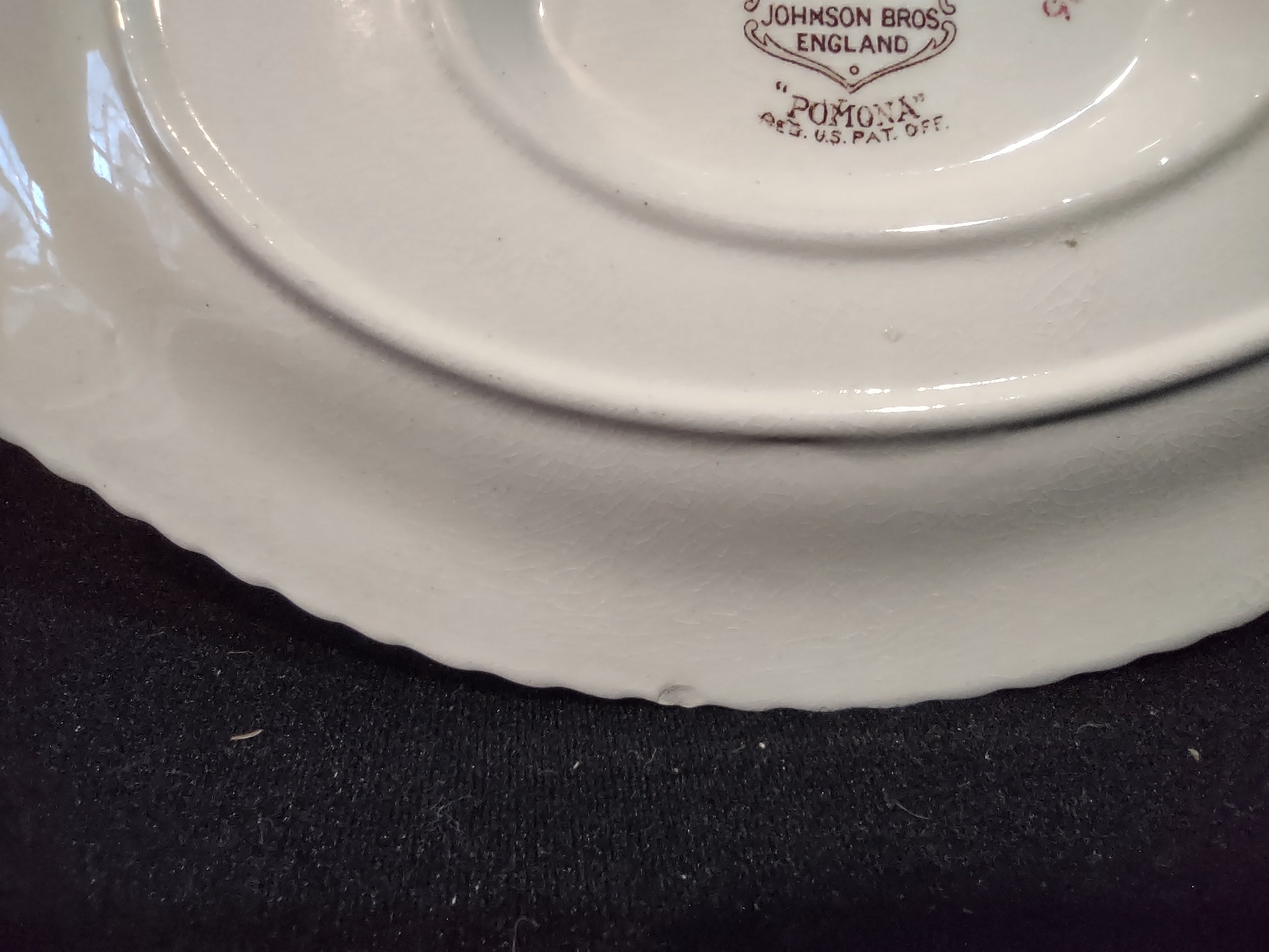 Vintage Johnson Pomona Windsor Ware Gravy Boat England Ironstone (lot 5612)