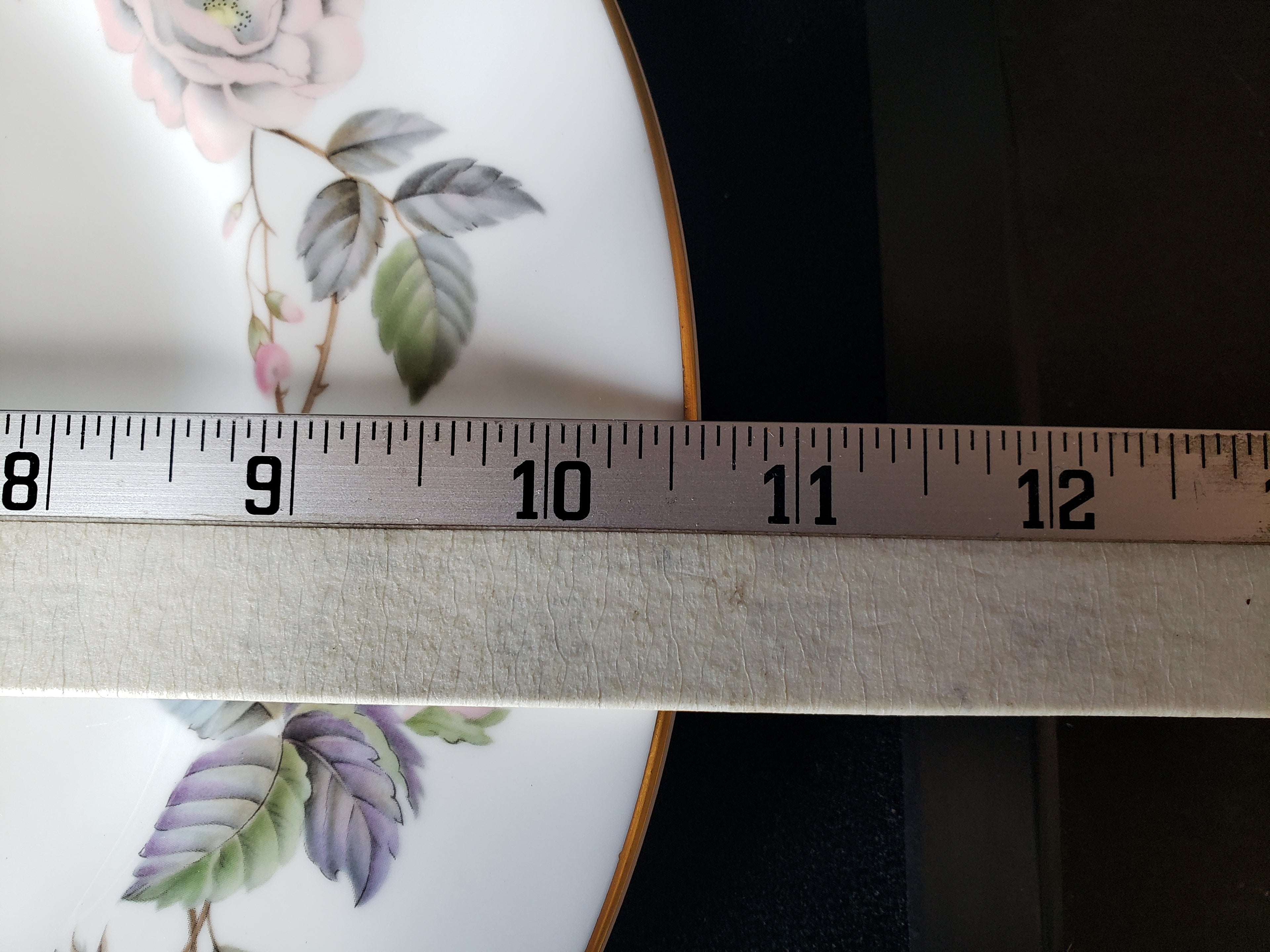 Vintage Royal Worcester June Garland Dinner Plate 10-1/2" (lot 2131)