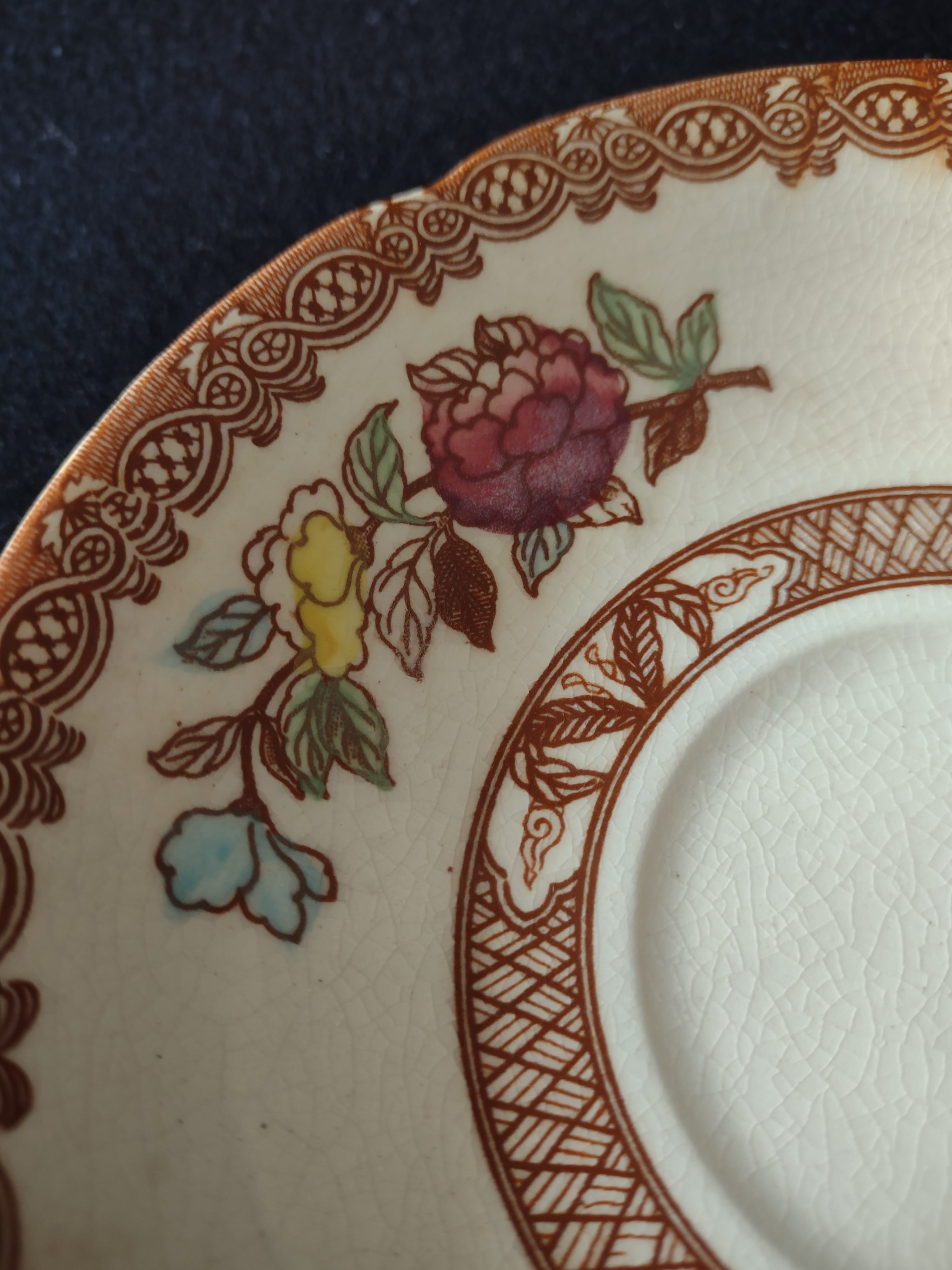 Vintage Maruta Japan Indian Tree Saucer Floral Brown White (Lot 5053)