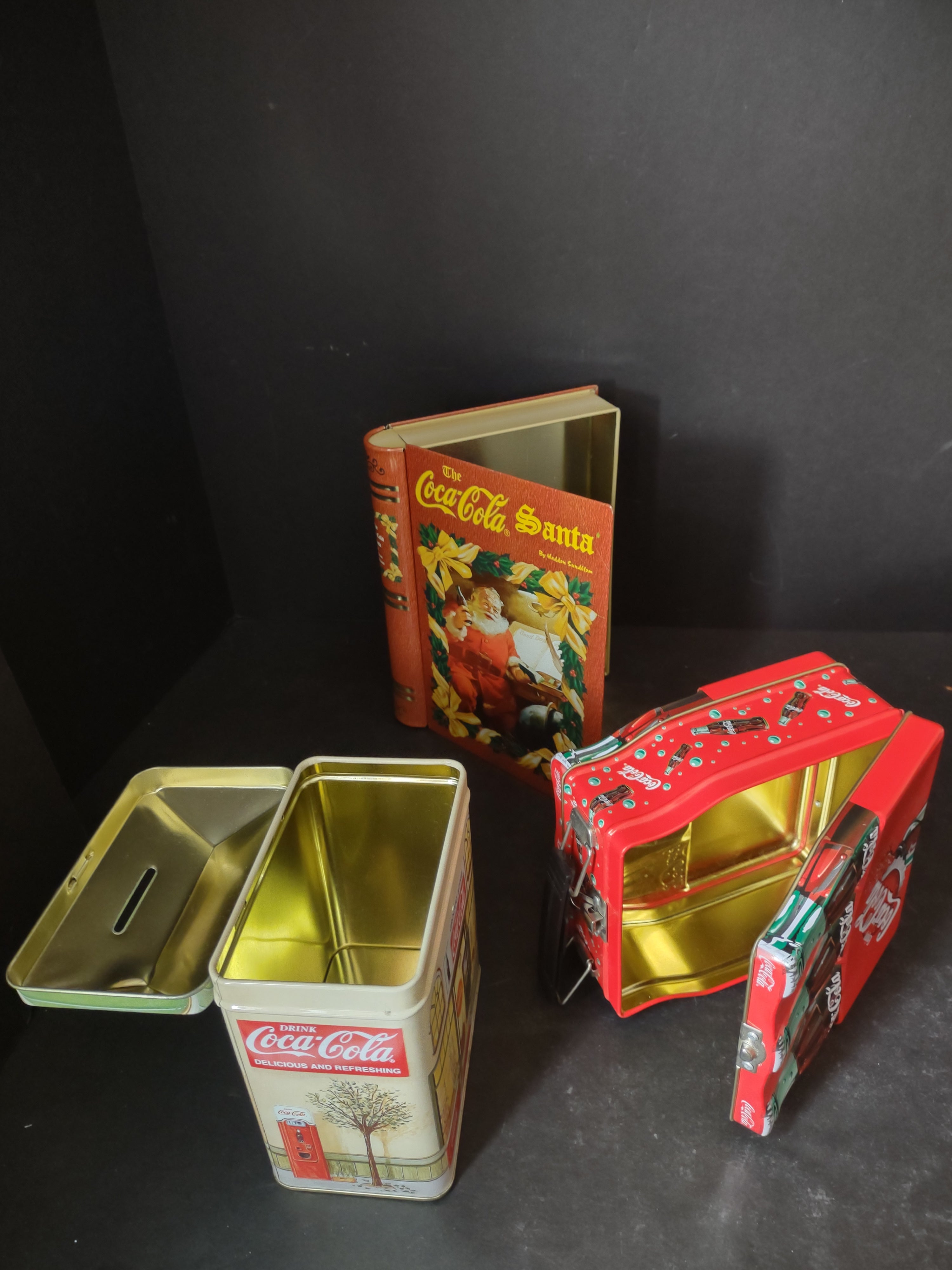 Lot of Coca-Cola Vintage Collectible Tin Coin Bank (lot 3140)