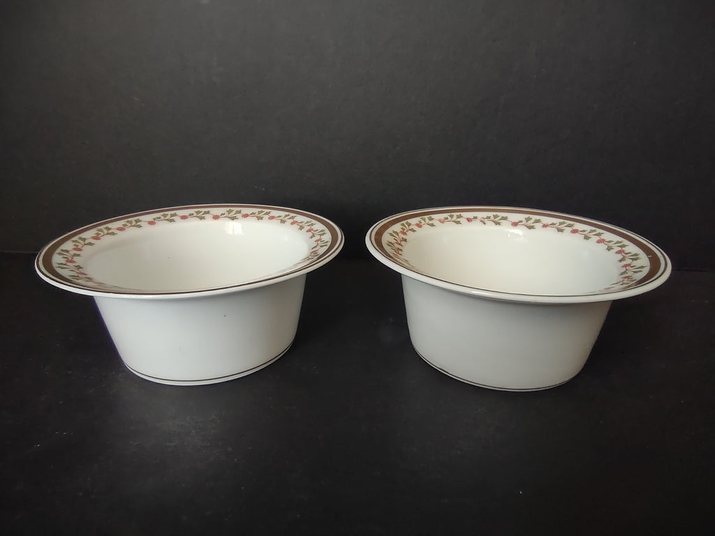 Old Abbey France Limoges 2 x Small Bowl Clover Gold Trim (lot 864)
