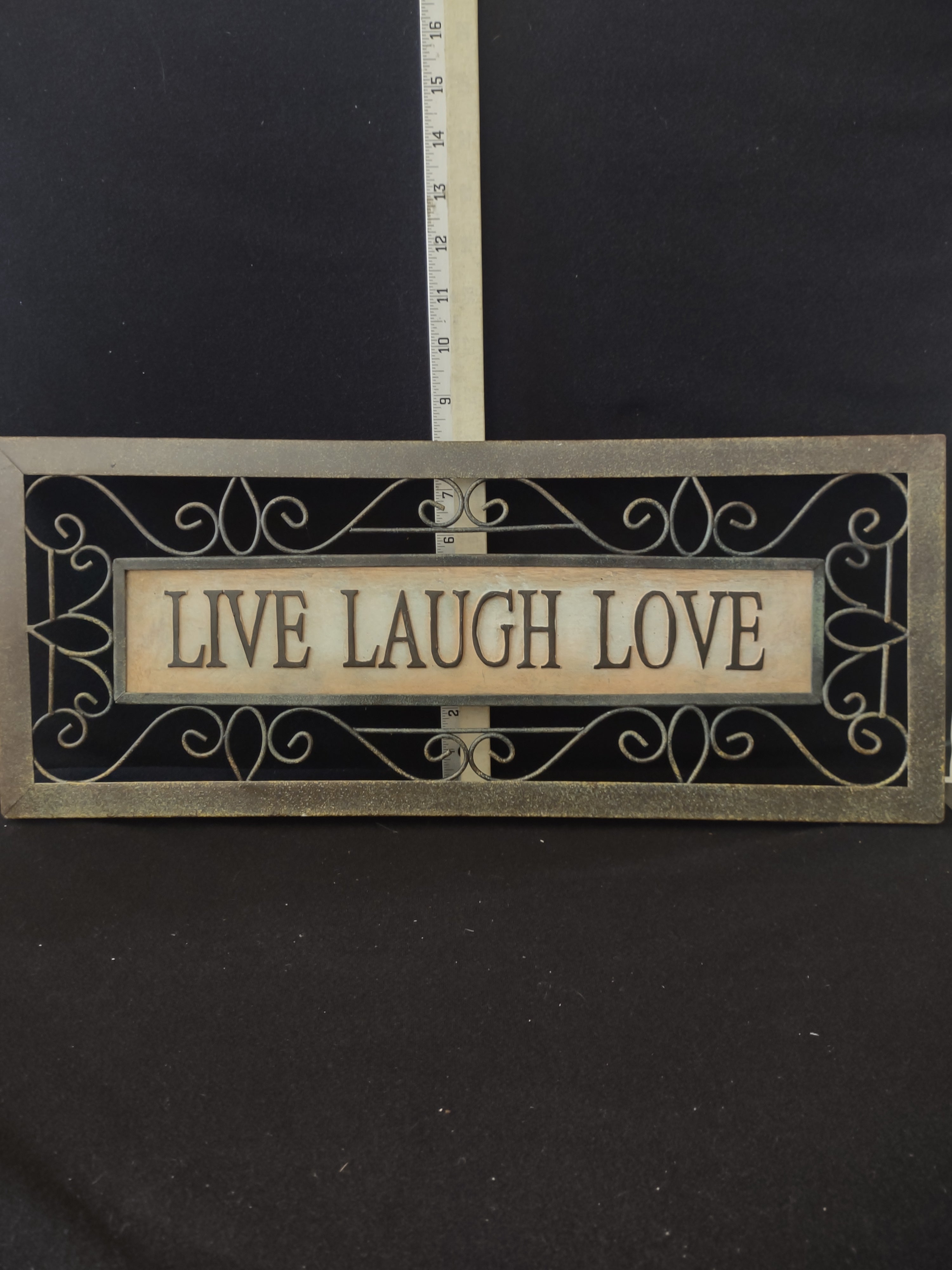 Lisa Hilliker Live Laugh Love Metal Wall Decoration (Lot 3317t)