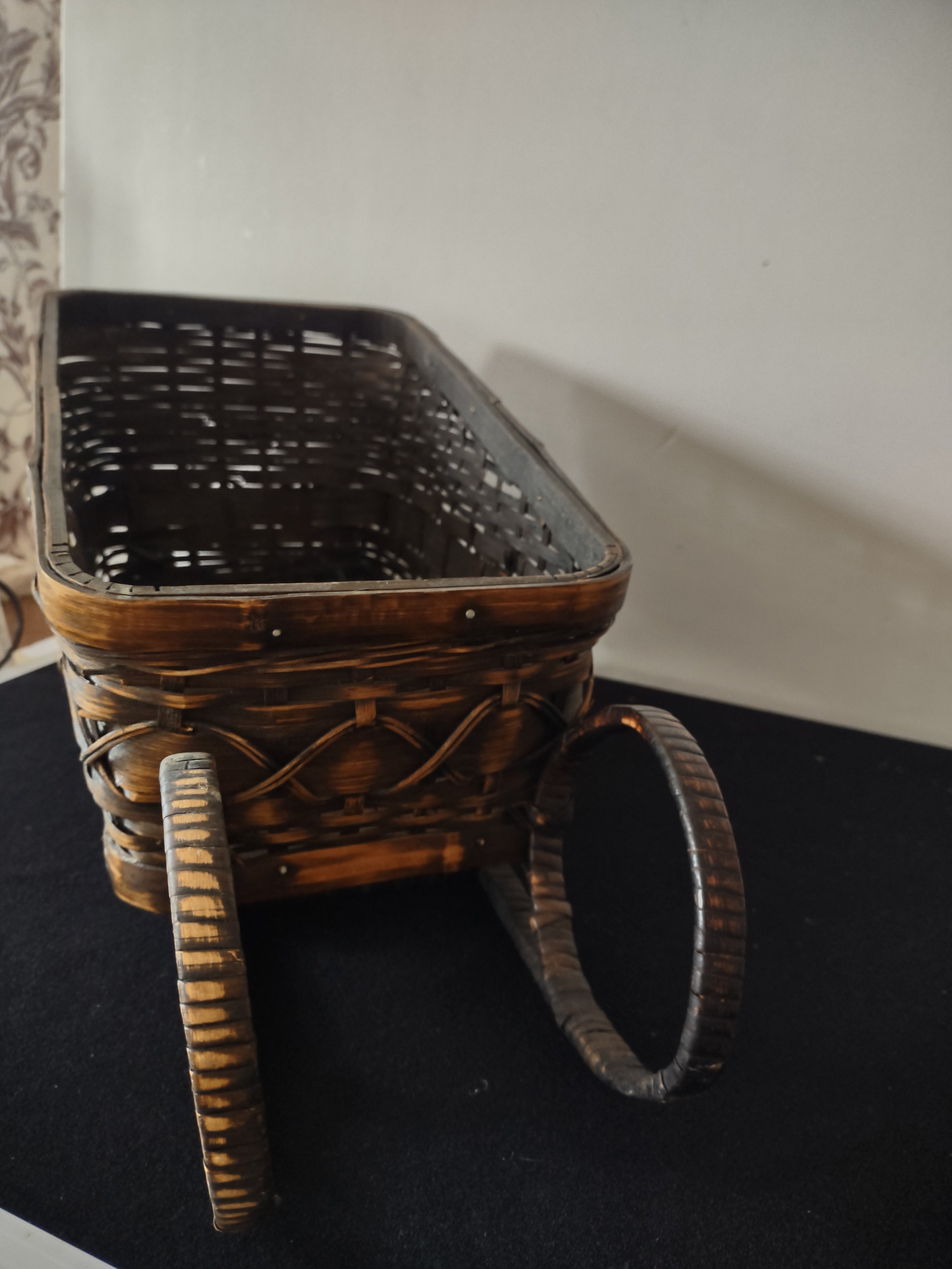Vintage Christmas Wicker Sleigh Basket Planter (Lot 3713)