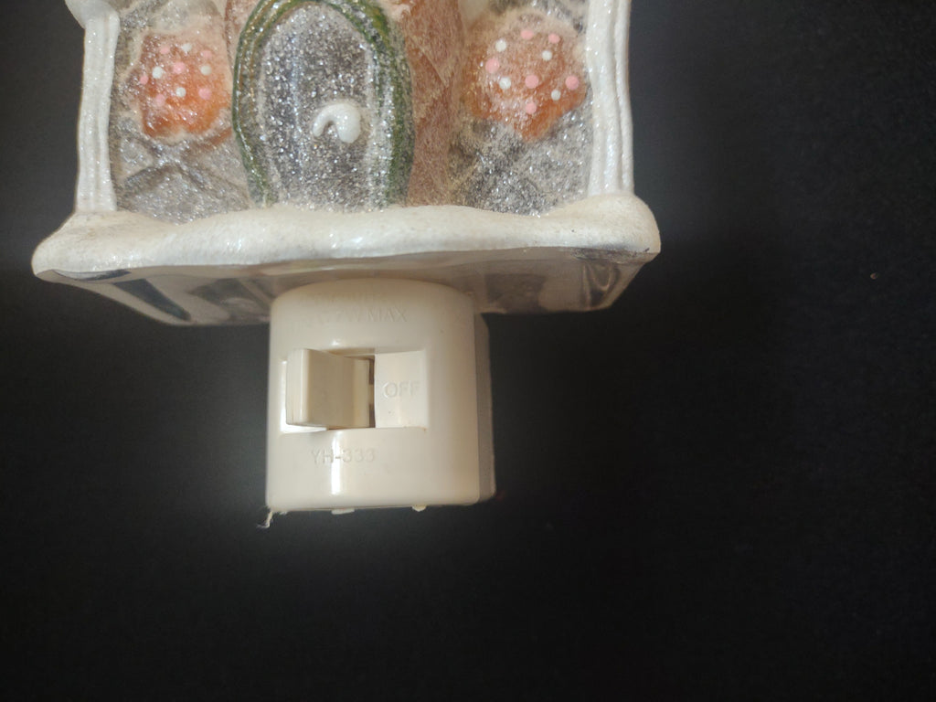 Christmas Night Light Frosted Ice Cream Cone (lot 1704)
