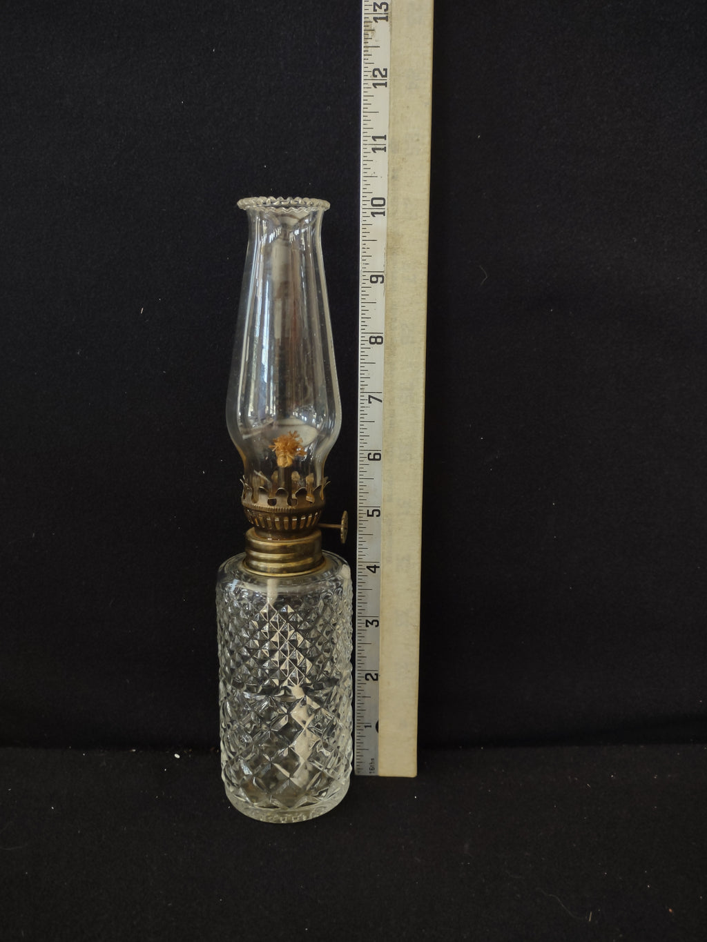 Vintage Kerosine Oil Lamp Diamond Cut Base Austrian Lamplight Farms (Lot 3827)