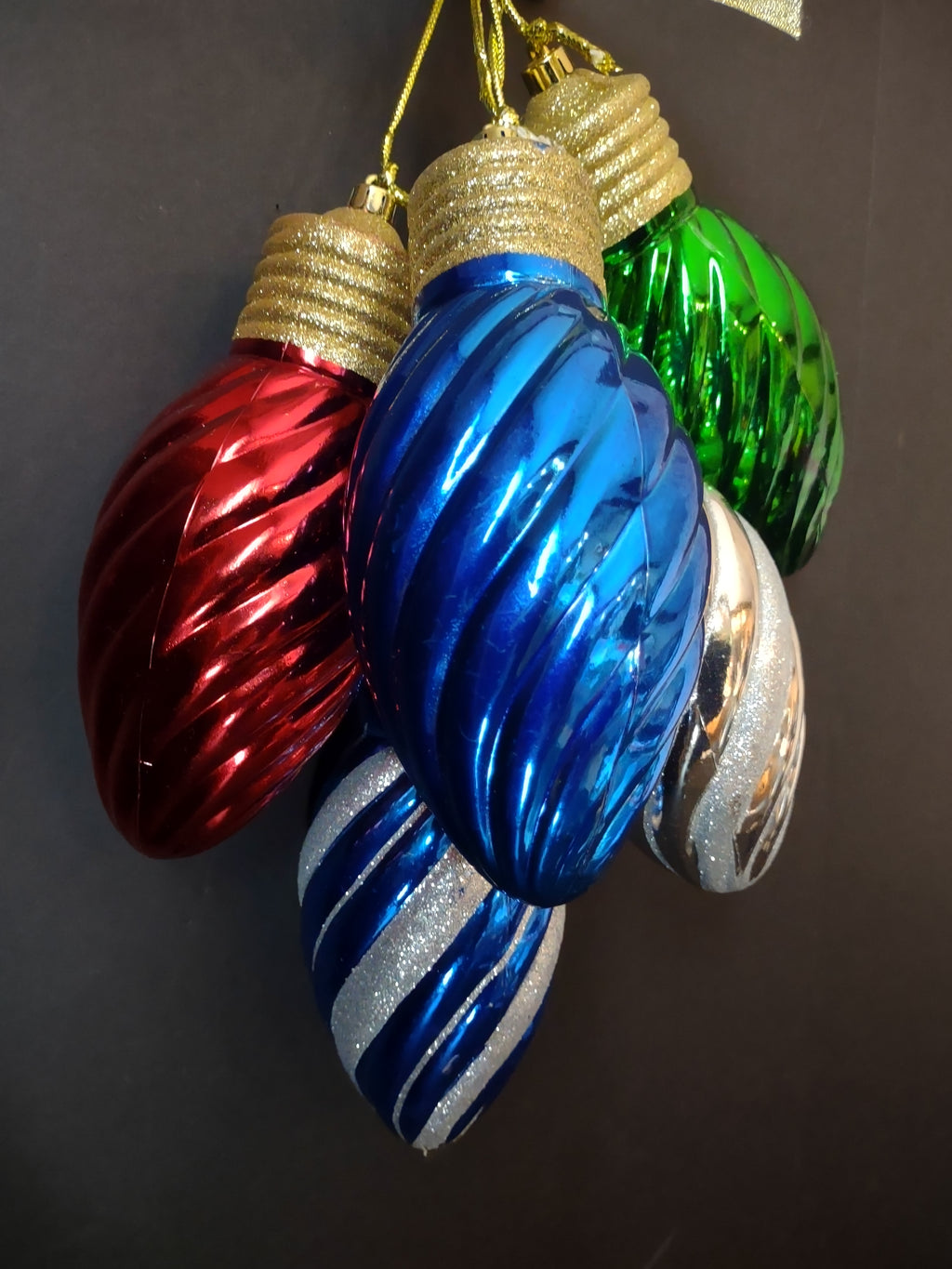 Holiday Christmas 8" Ornament Hanging Decoration (lot 3204)