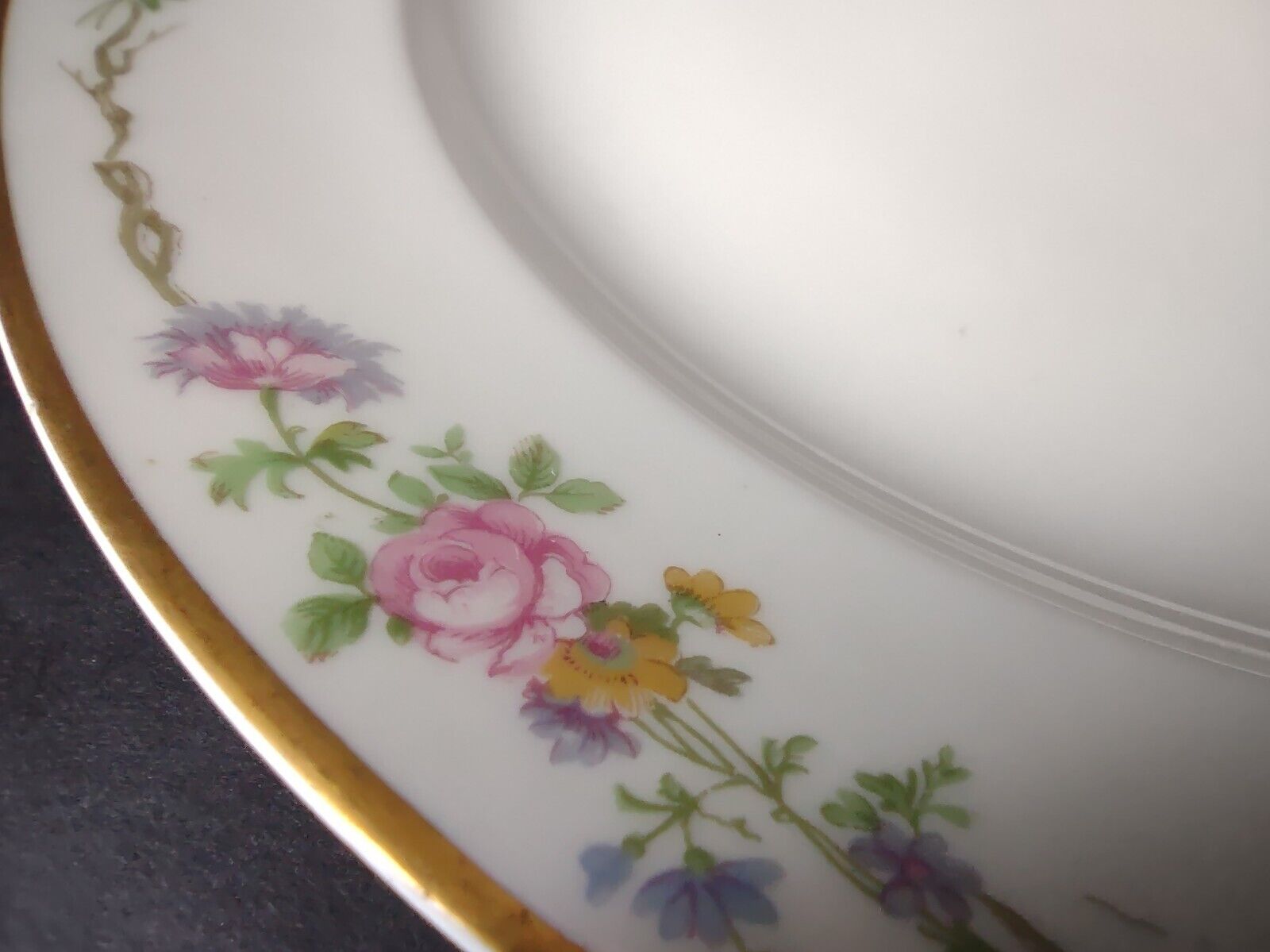 Vintage GDA Limoges Gold Trim Dinner Plate Summer Flower Garland (lot 689)