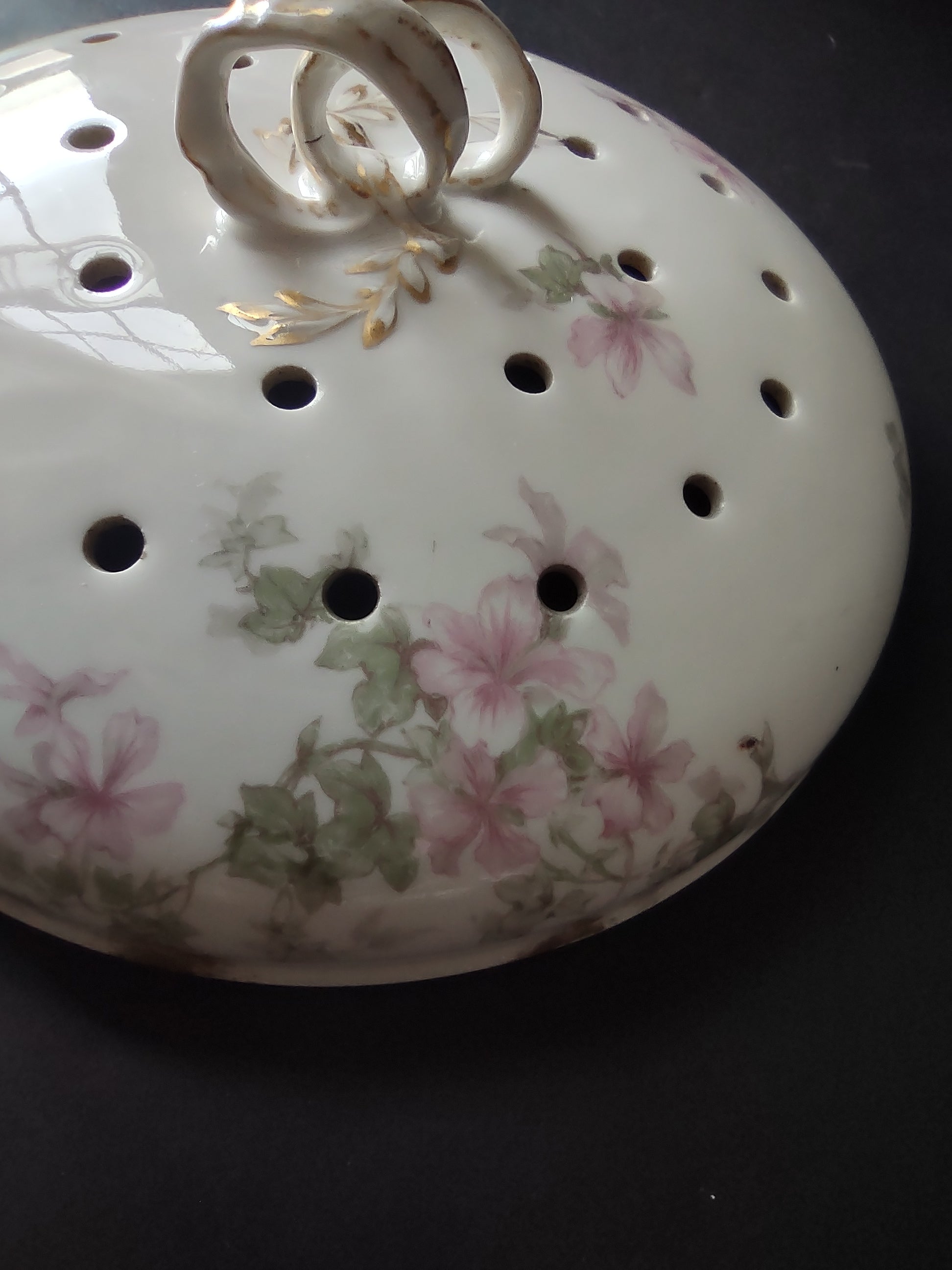 Haviland France Limoges Pancake Lid ONLY Floral Round 7" IMPERFECT (lot 1024)