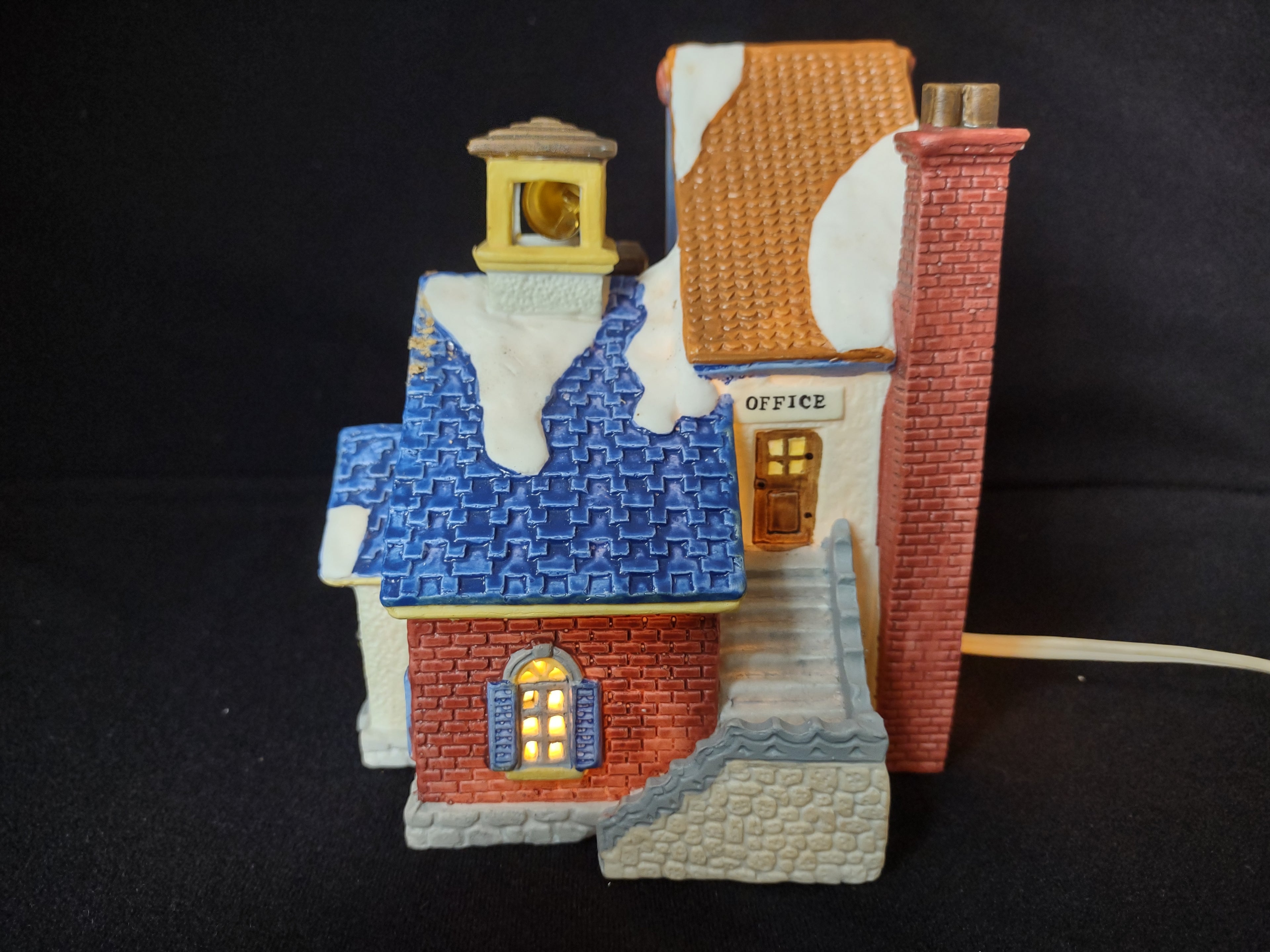 Vintage Lemax Olde School House Christmas Village Light Up (lot 2284)