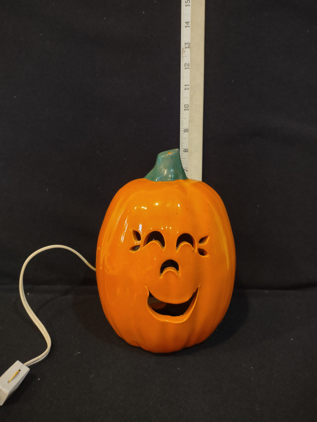 Vintage Ceramic Lighted Smiling Pumpkin (Lot 3109)