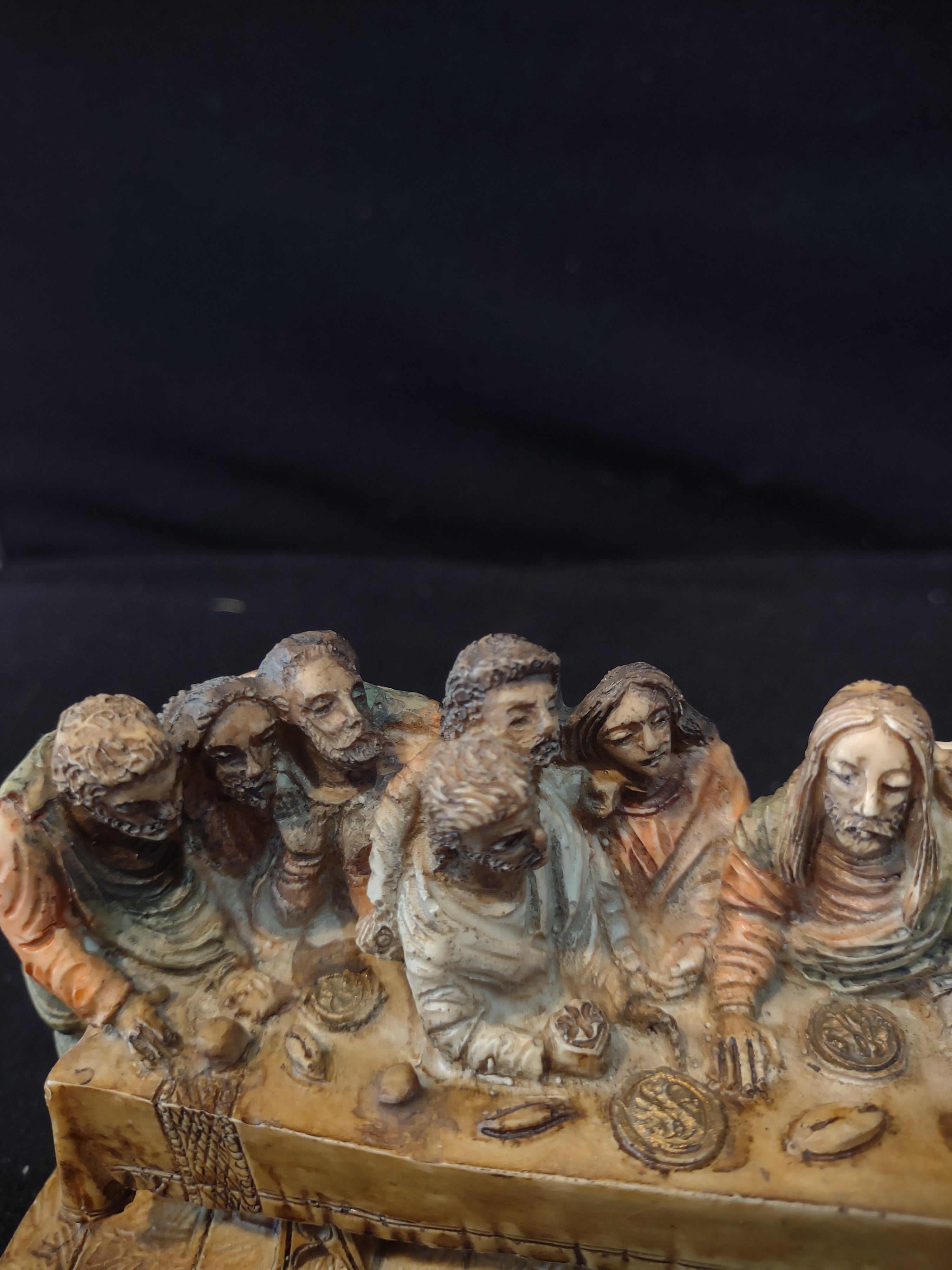 Vintage Easter Hand Painted Resin Jesus Apostles The Last Supper (Lot 3997)