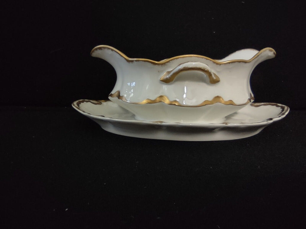 Haviland Limoges Gravy Boat Plate Attached Gold Trim (lot 306)