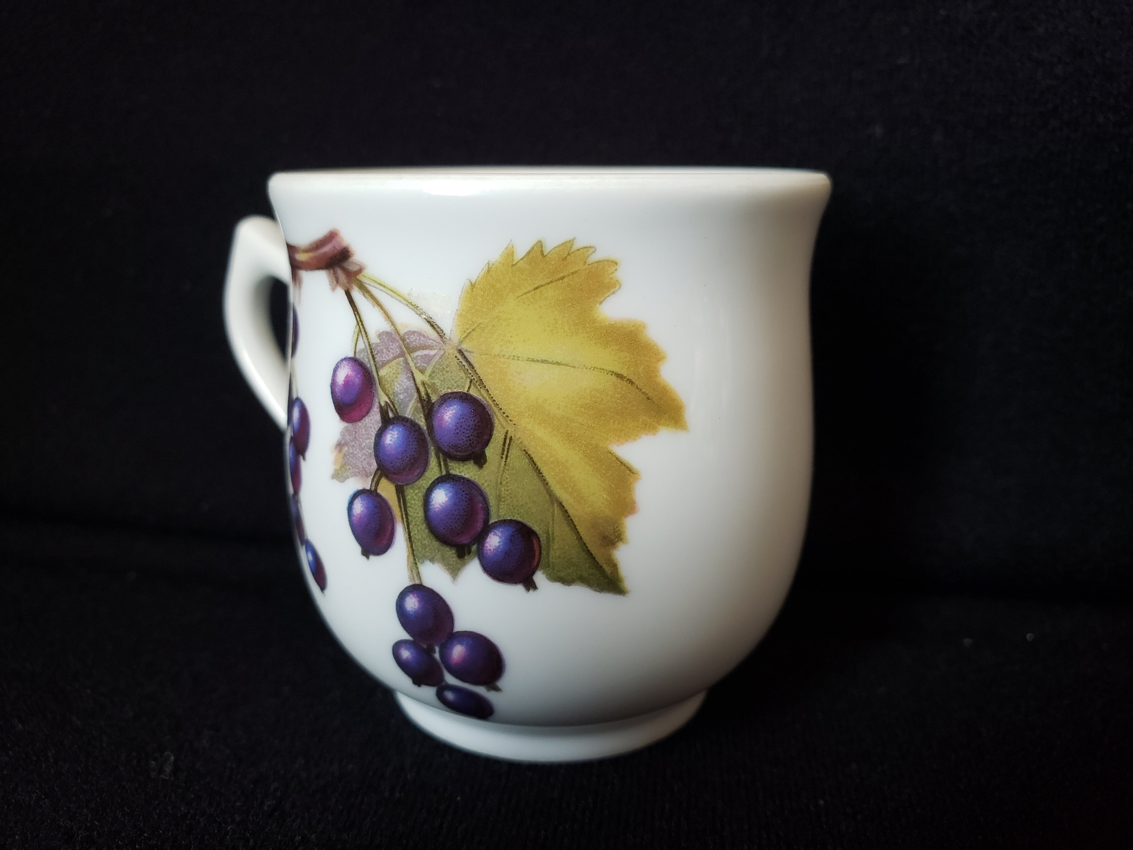 Vintage Royal Worcester Evesham Demitasse Tea Cup ONLY (lot 2062)
