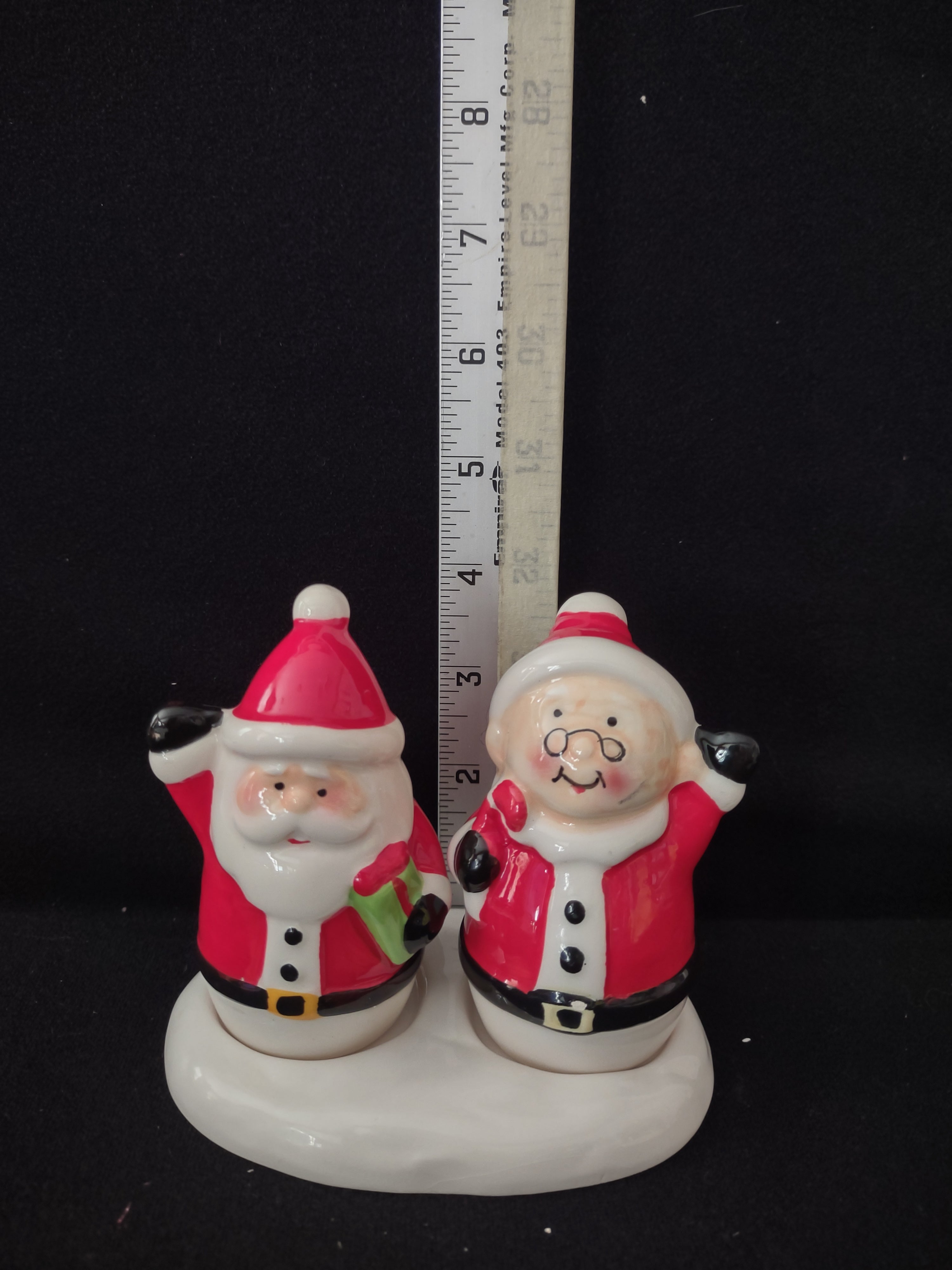 Vintage Christmas Santa Claus Mrs Claus Tray Salt Pepper Set (Lot 4091)