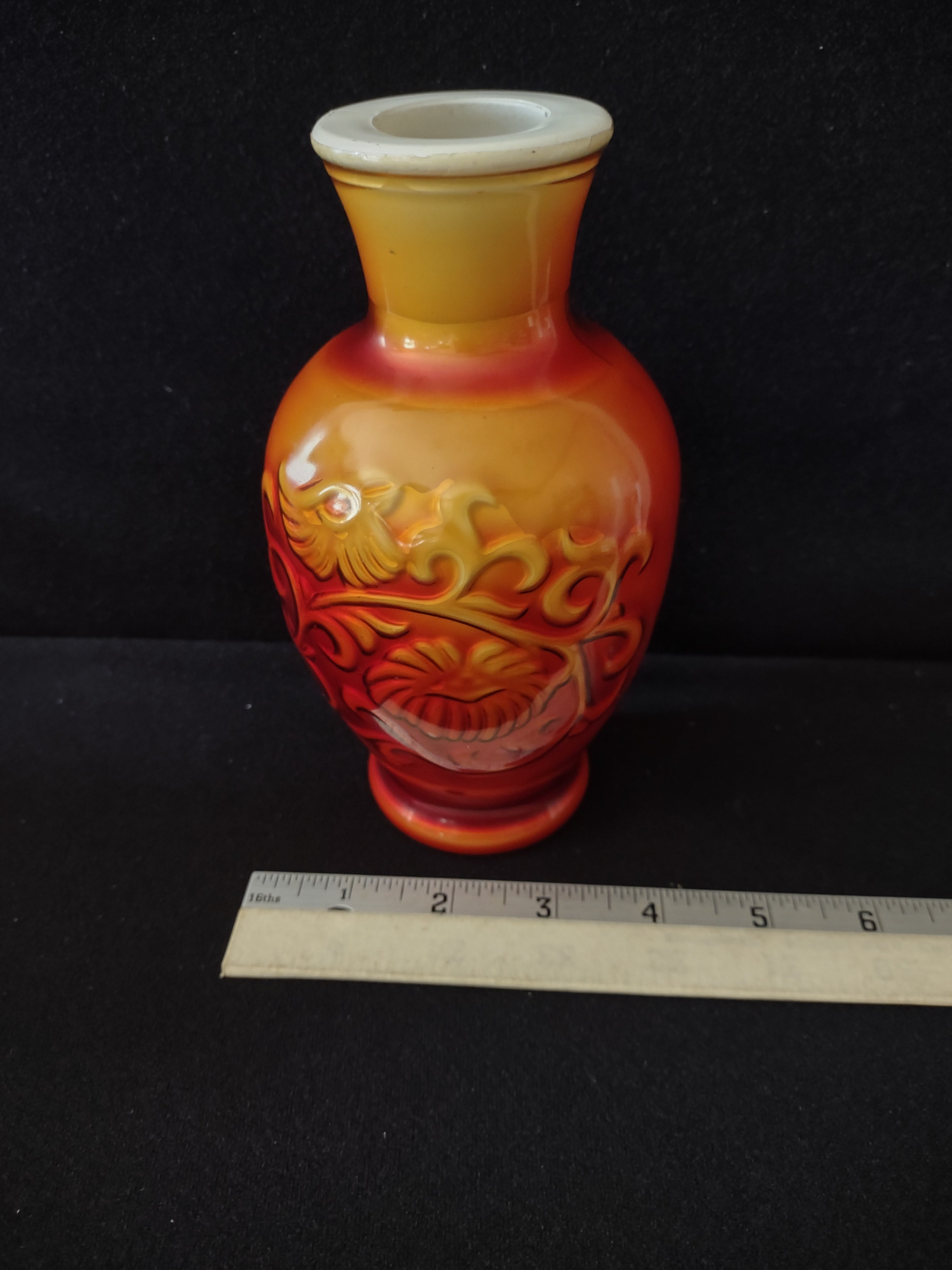 Vintage Avon Spring Bouquet Fragranced Vase Oriental Red (Lot 3185)