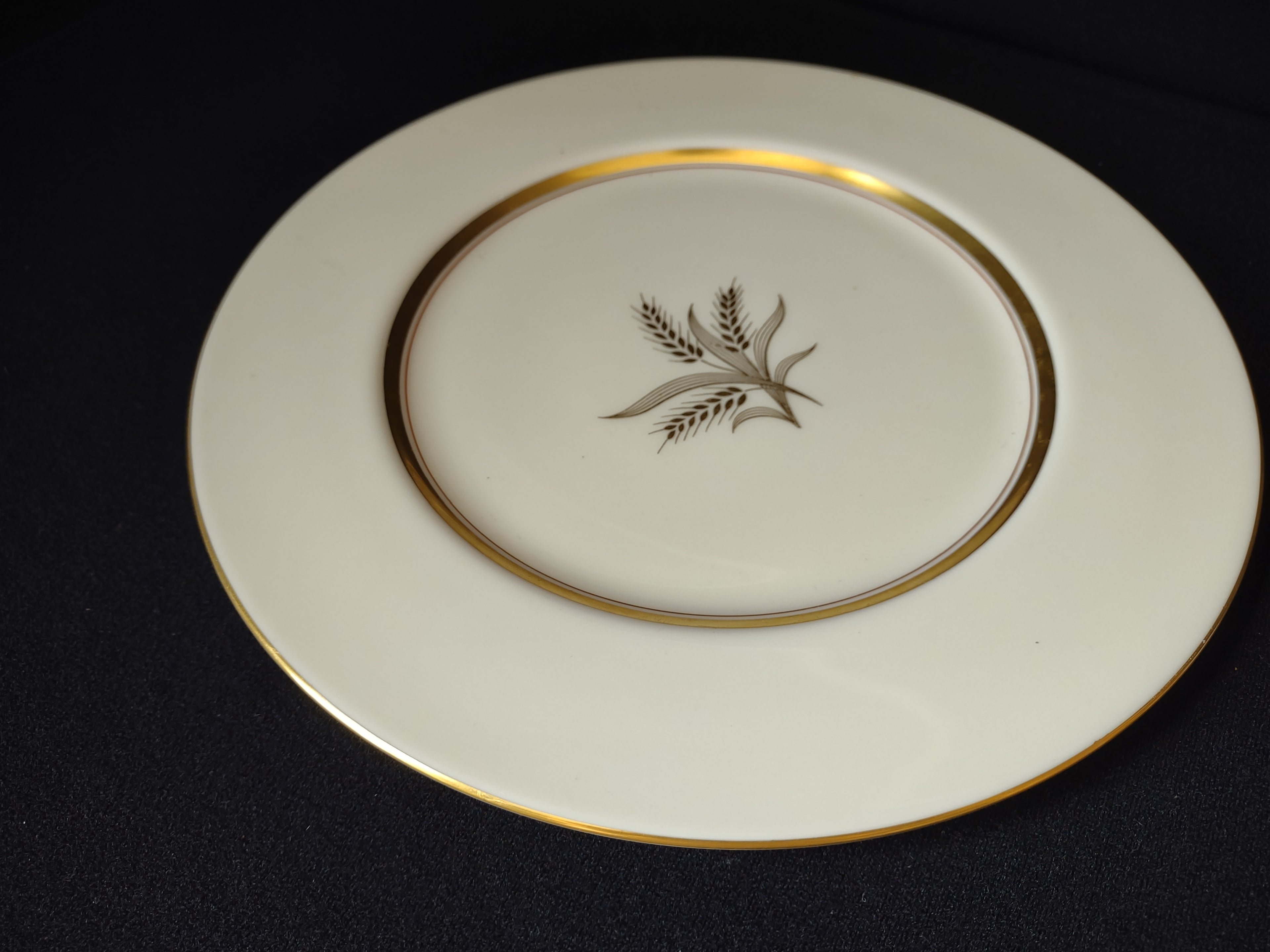 Vintage Lenox Westfield R-440 Dinner Plate 10-1/2" (lot 1889)