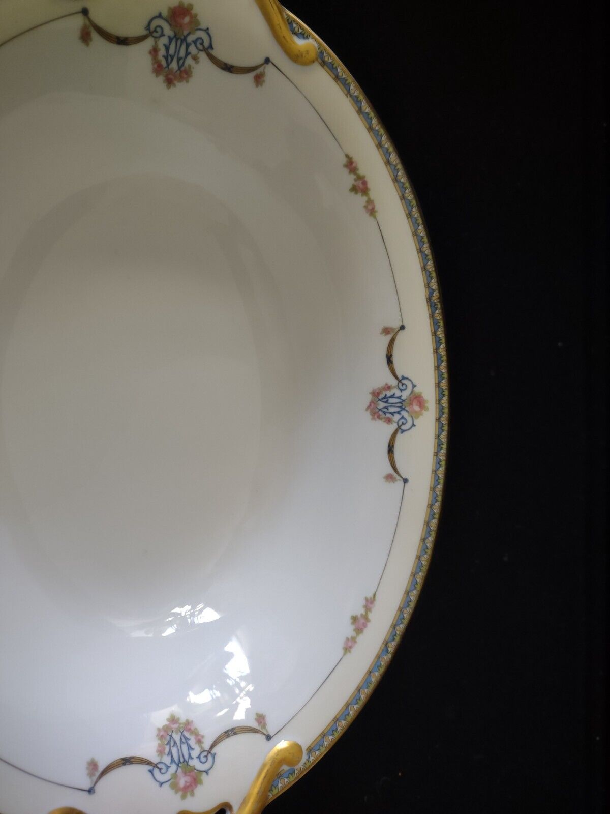 Noritake Laureate Oval Vegetable Serving Dish Gold Trim (lot 303)