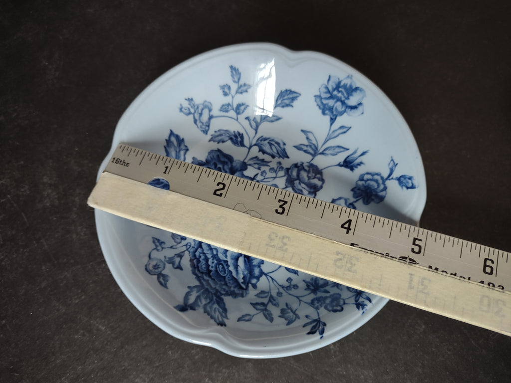 Vintage Ironstone Elizabeth Blue Johnson Bros Saucer (lot 5555)
