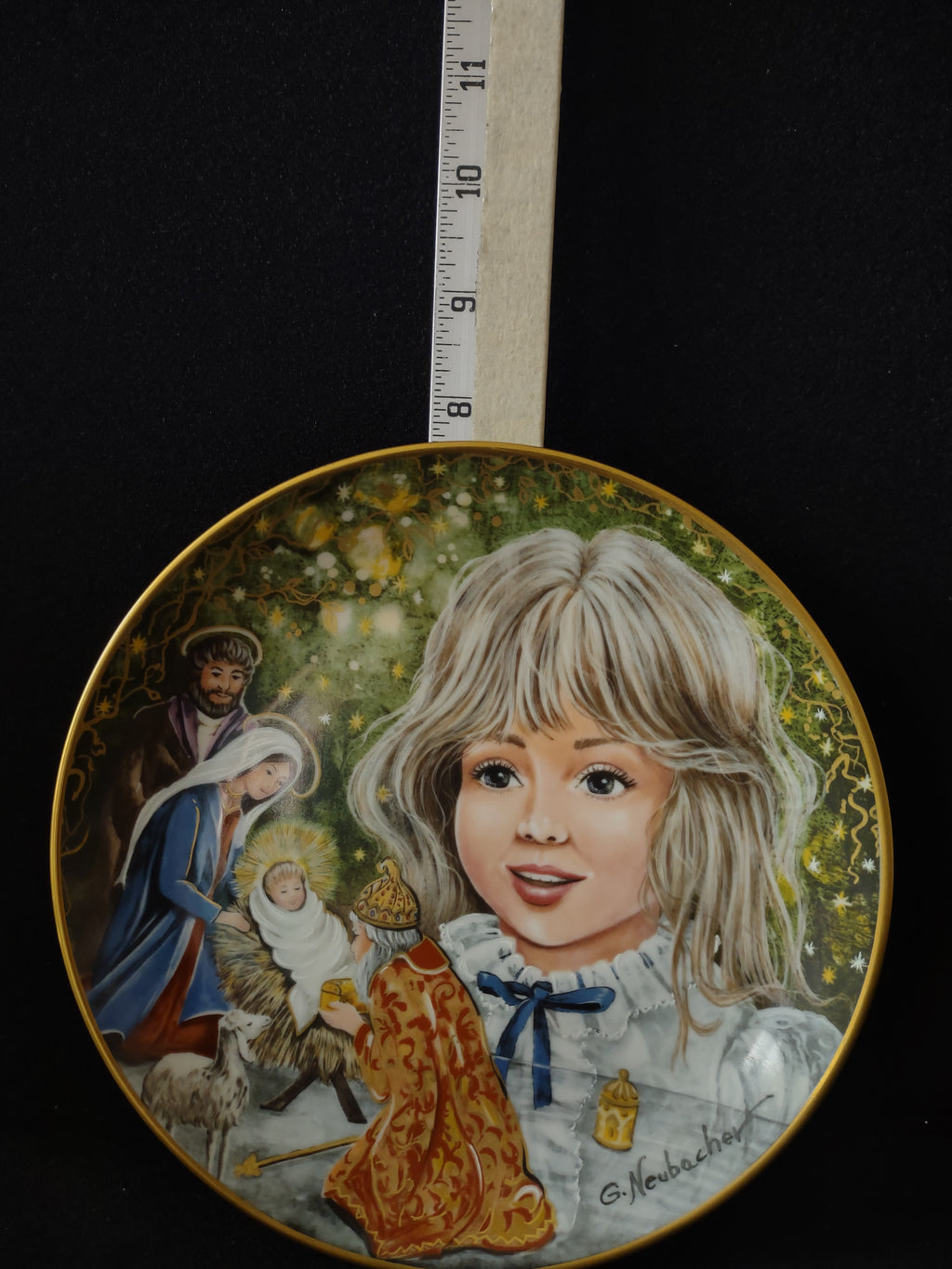 Vintage Kaiser Porcelain Plate Series of Memories The Christmas Eve (Lot 4823)