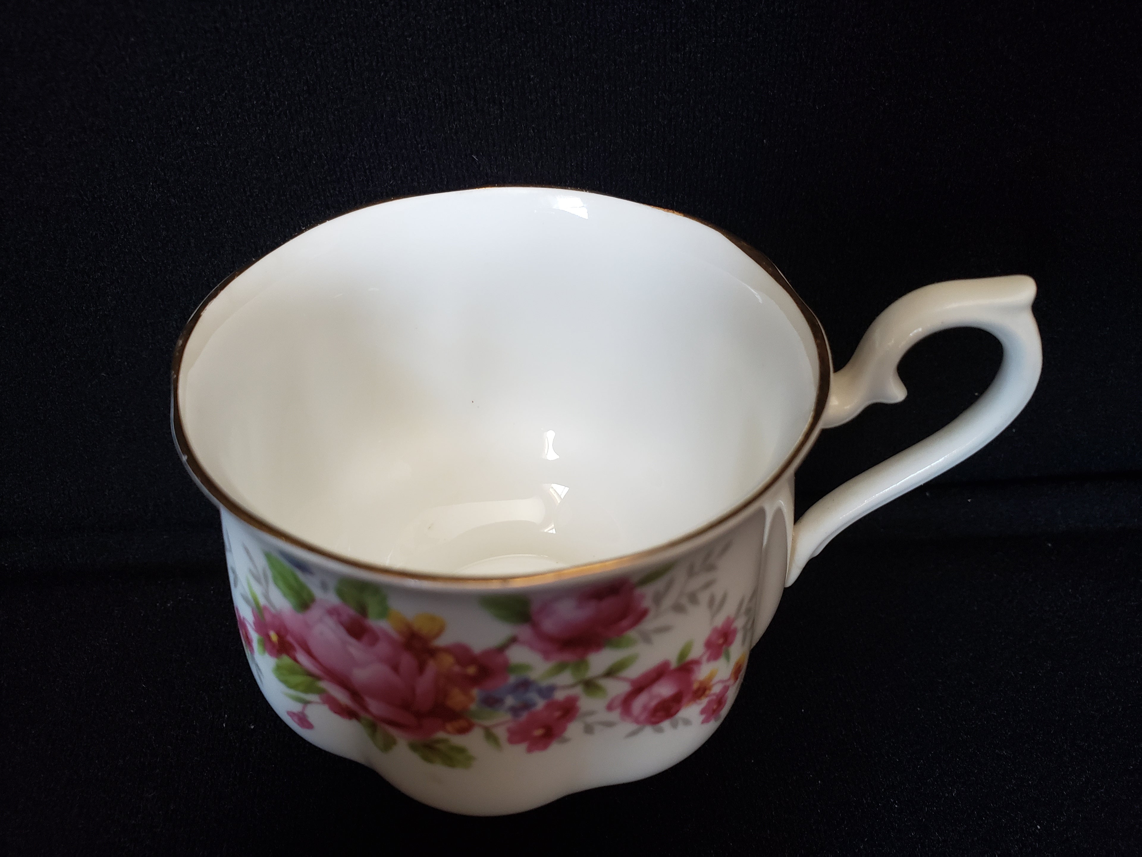 Vintage Royal Albert Rose Bouquet Saucer ONLY (lot 2034)