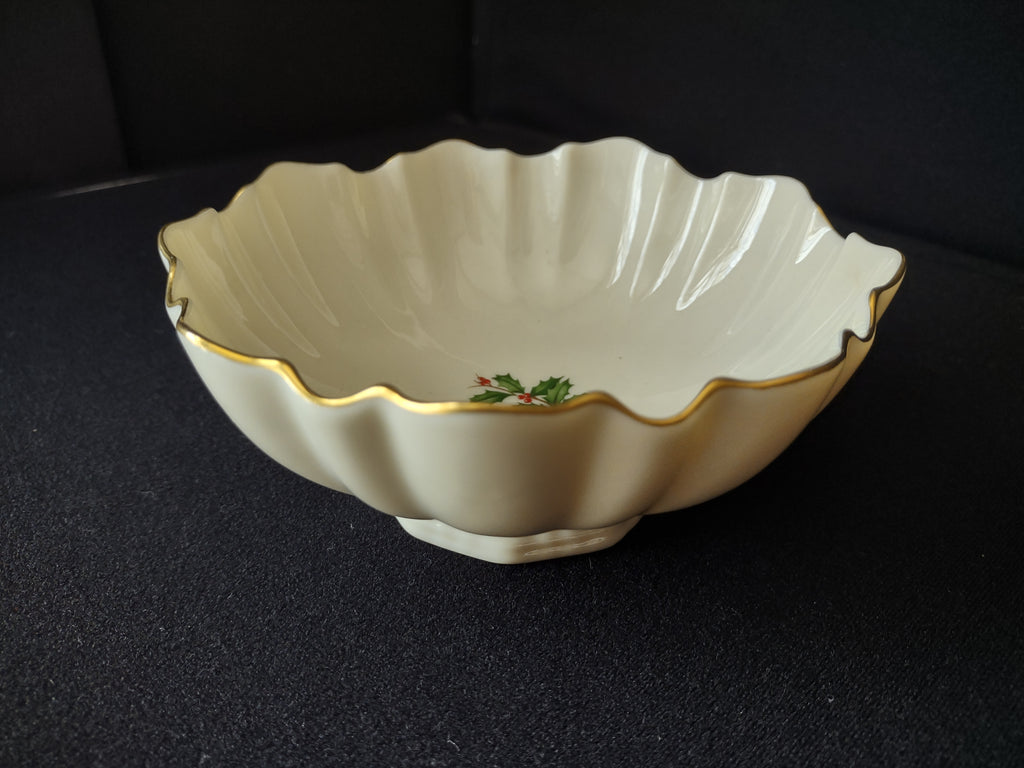 Vintage Lenox Special Holly Design Gold Trim Candy Nut Dish (lot 1903)