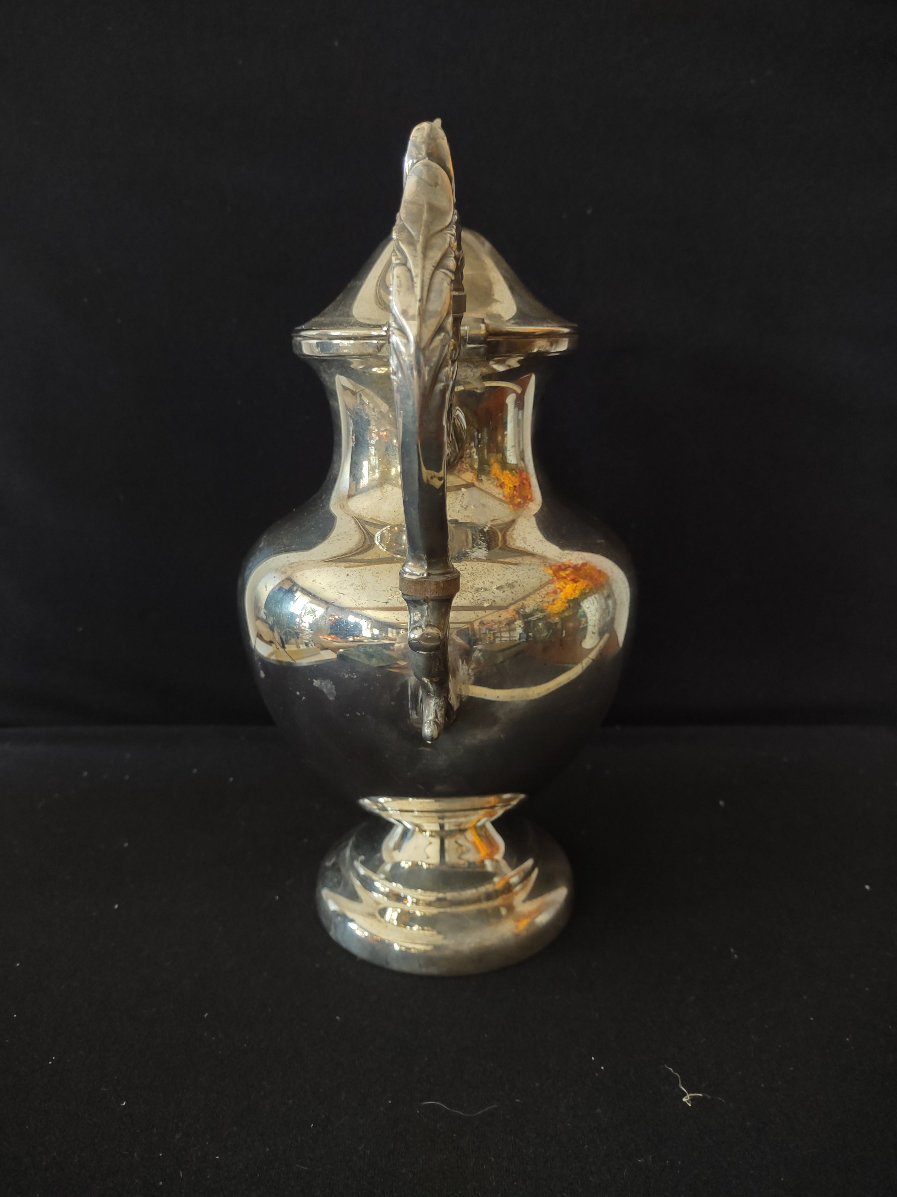 Vintage Silver-Plated Pedestal Scrolled Handle Leaf Finial Lid Teapot (Lot 3351)