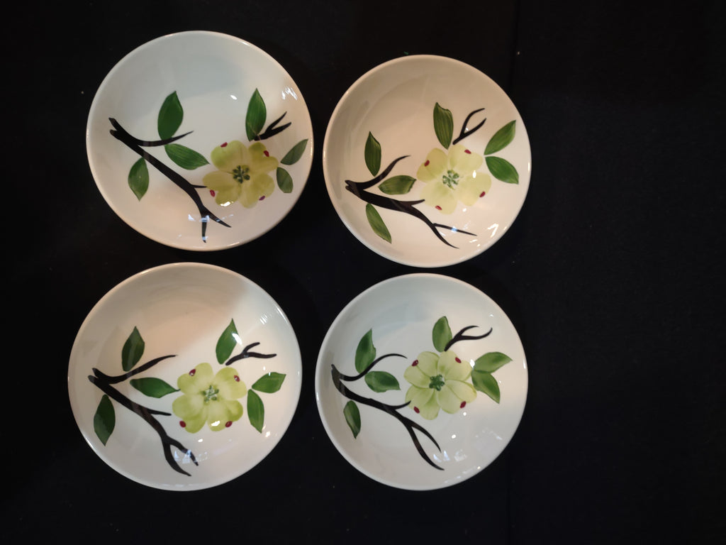 Vintage Dixie Dogwood Fruit/Dessert Bowls Set Of 4 (Lot 4273)
