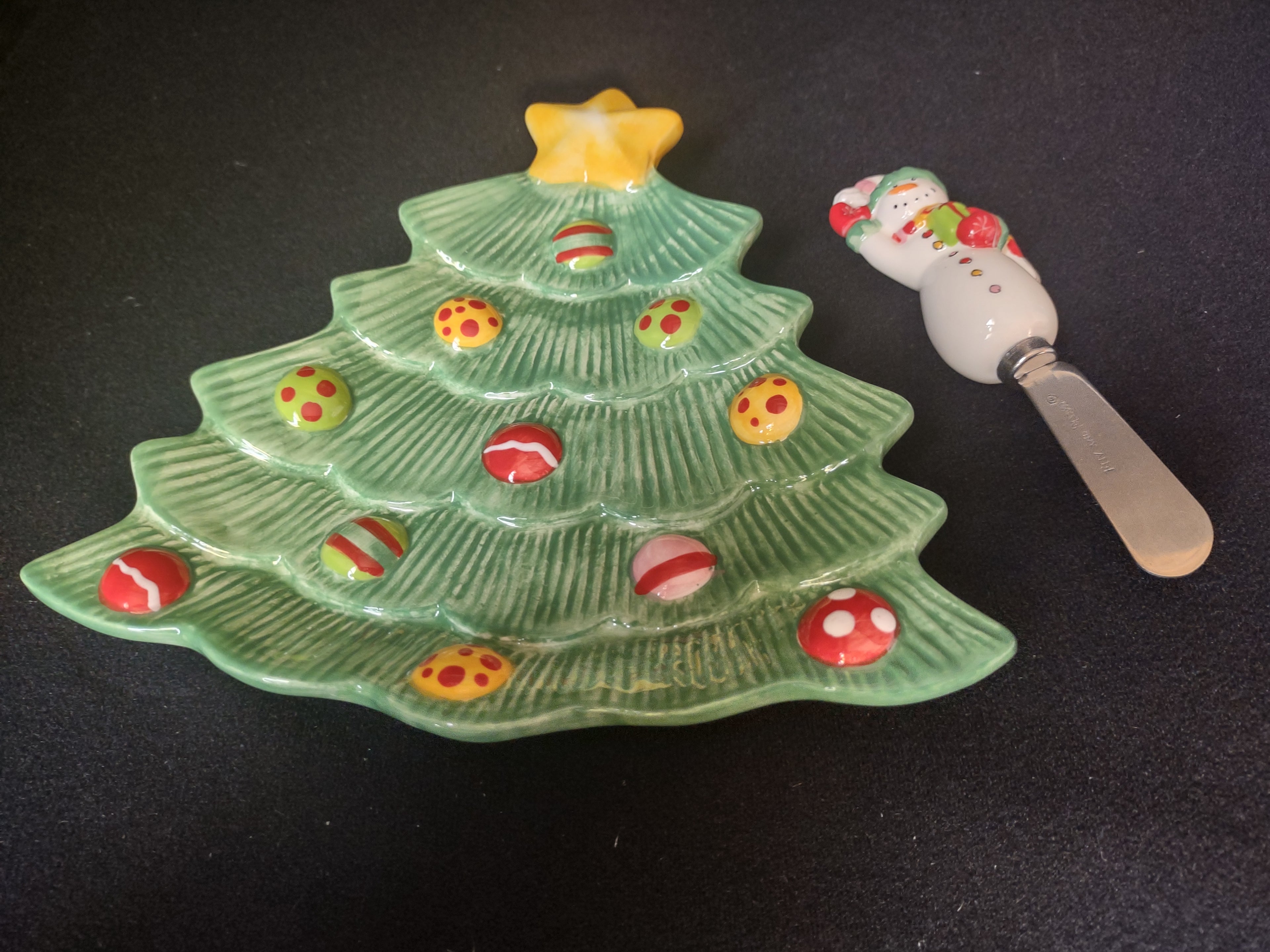 Christmas Tree Fitz and Floyd Snowflake and Jake Snack Plate Spreader (lot 1526)