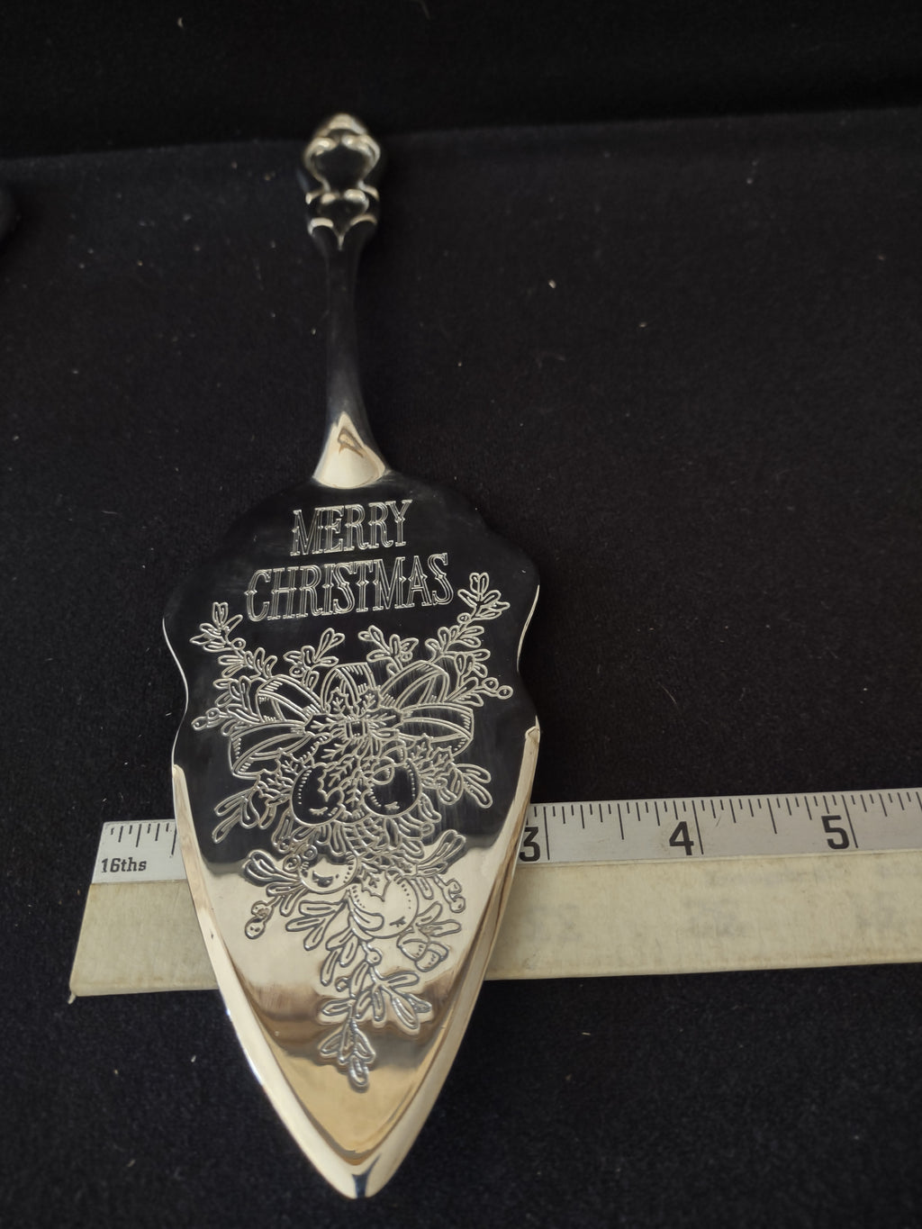 Vintage Silver Plated Engraved Christmas Serving Trowel And Knife Set (Lot 3329)