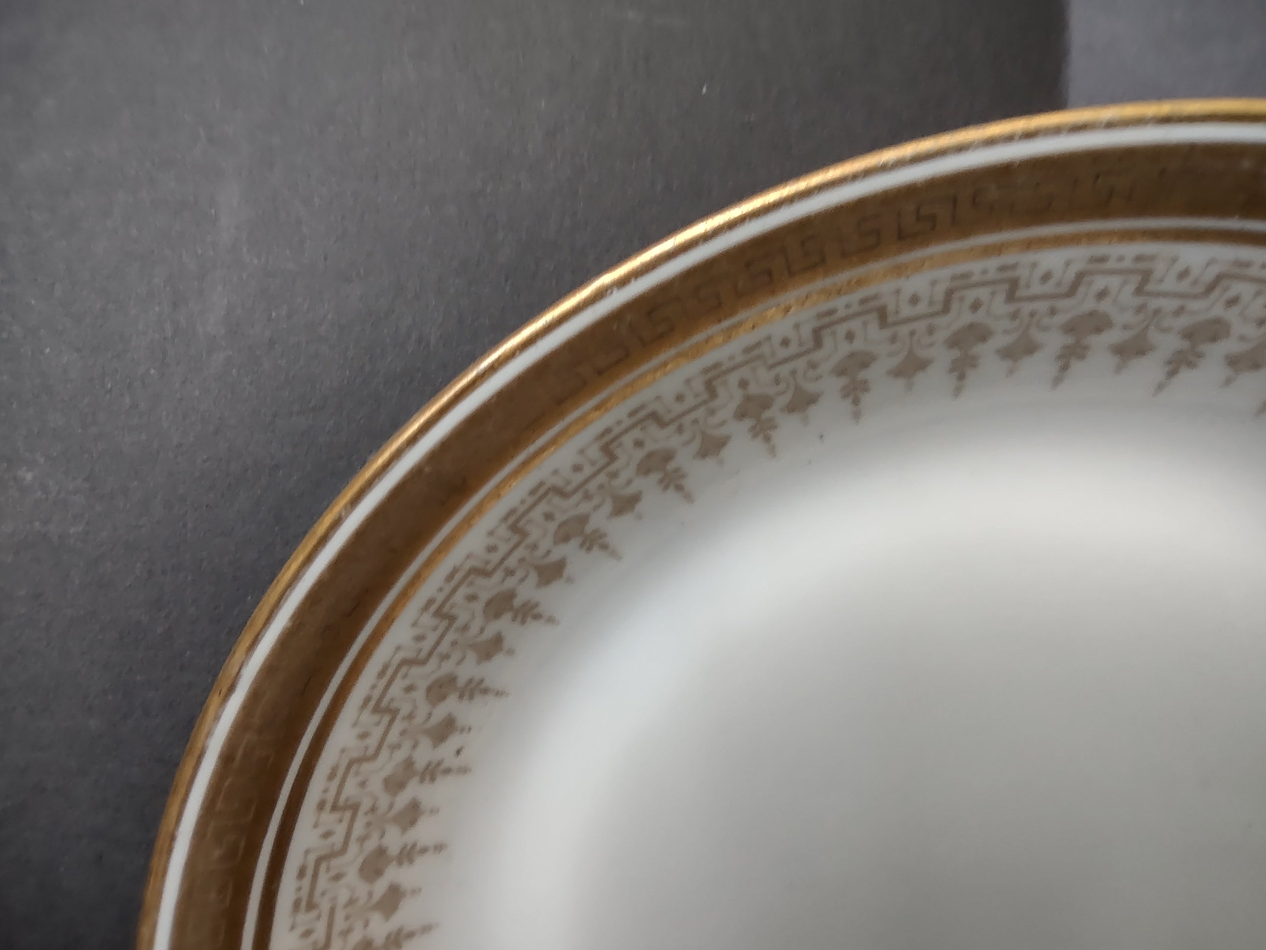 Delinieres Haviland Limoges Small Bowl Gold Black Decor (lot 1074)