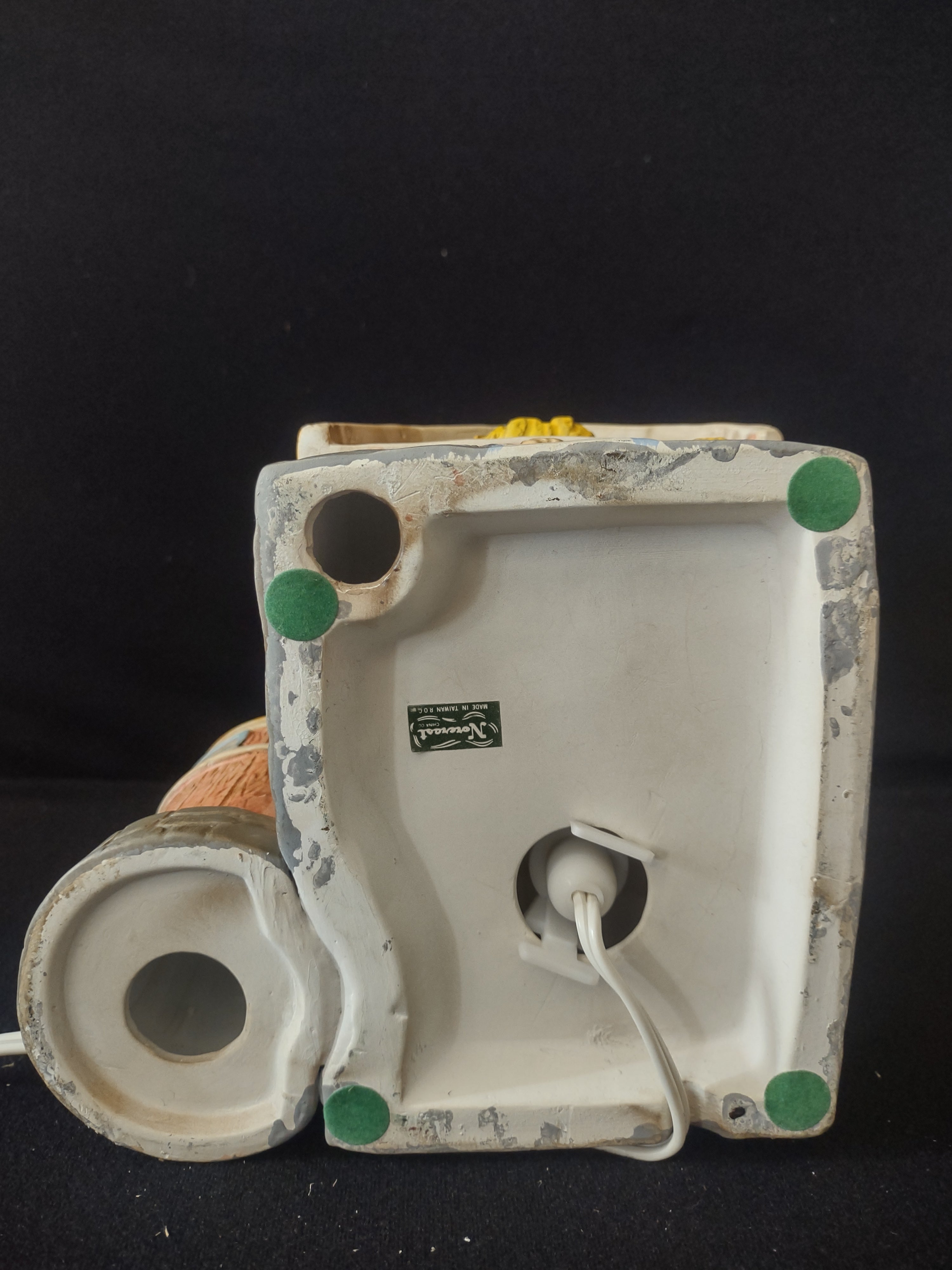 Vintage Lighted Ceramic Barn Silo Animals On Off Switch (Lot 3583)
