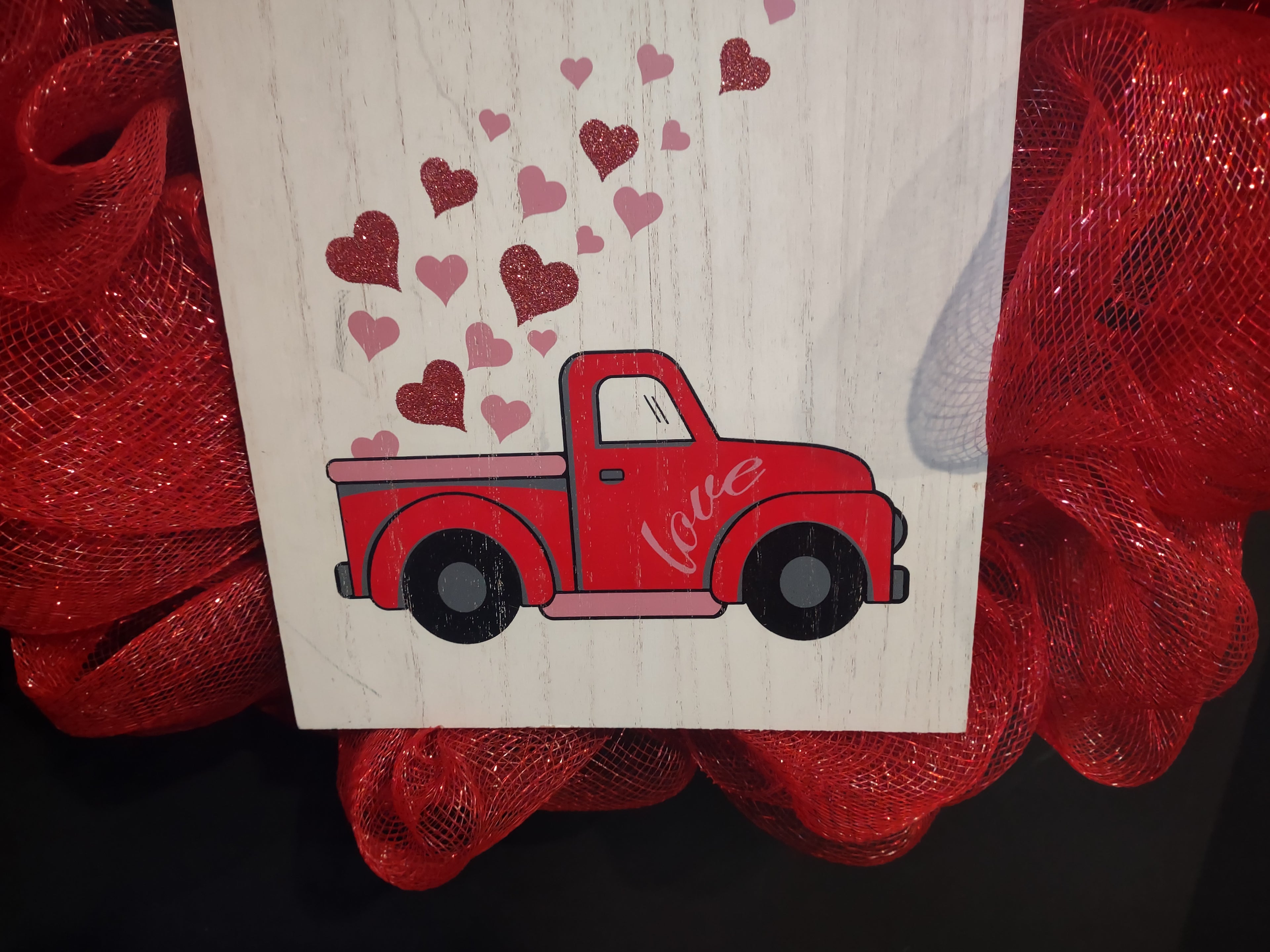 Valentines Day Red Truck Mesh Ribbon Wreath 22" (lot 1386)