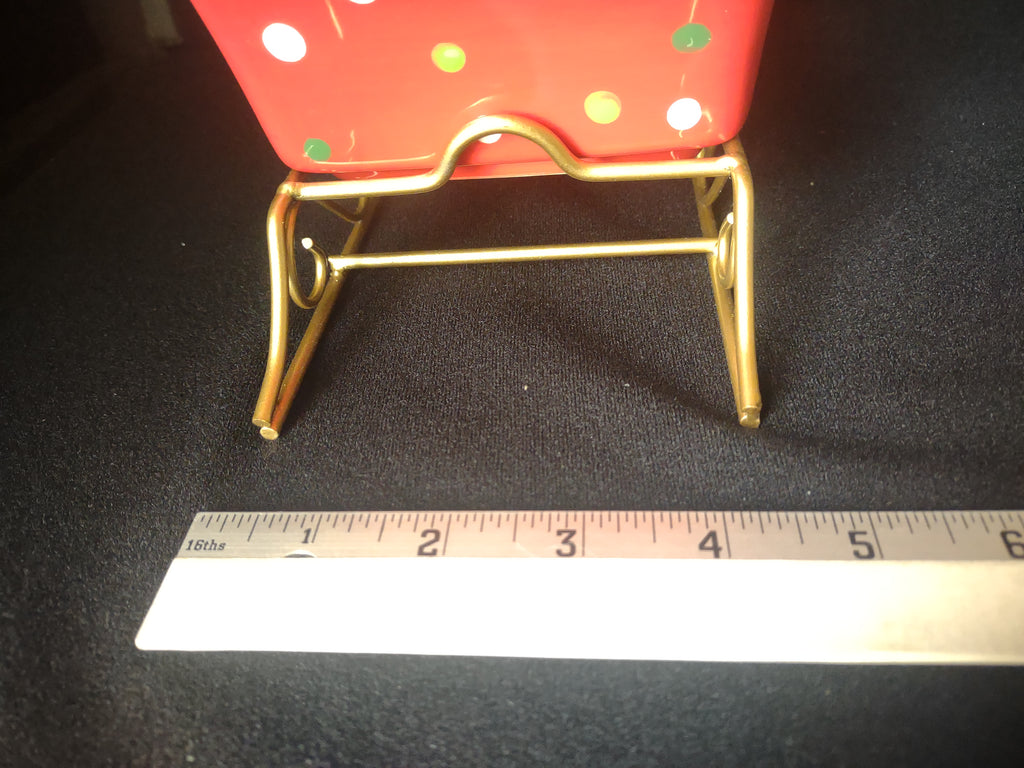 Christmas Ceramic Sleigh Bowl with Stand (lot 1592)