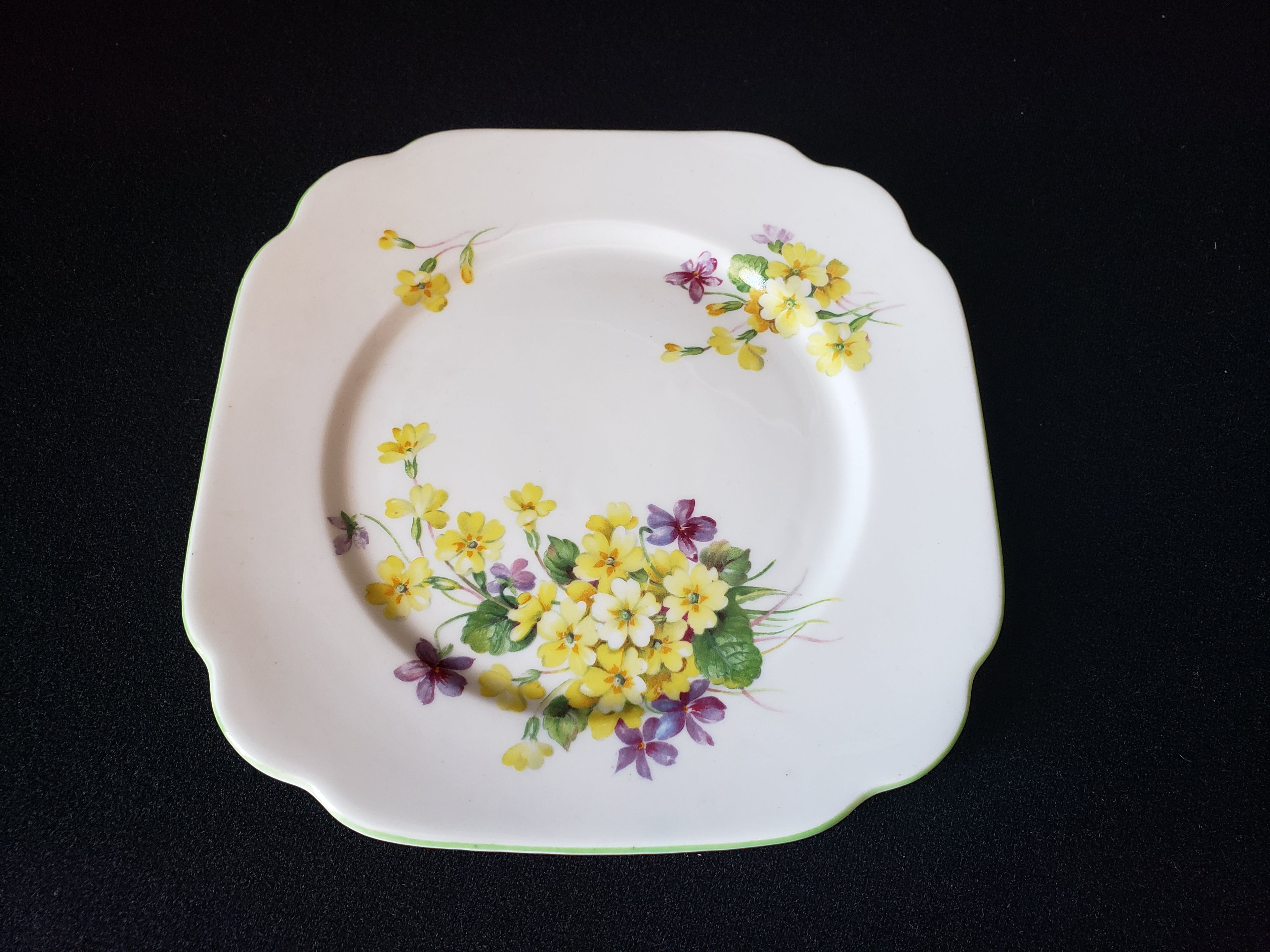 Vintage Royal Albert Primulette Square Dessert Plate 6-3/4" (lot 2029)