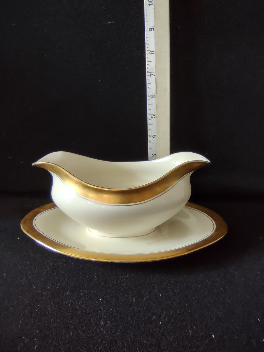 Vintage Johnson Brothers Gravy Boat Underliner Pareek Gold Rimmed (Lot 5551)