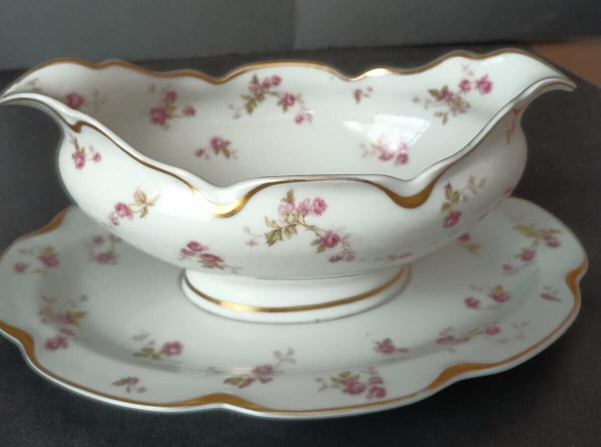 Haviland Limoges Set Vegetable Tureen Gravy Boat Gold Trim Roses (lot 372)