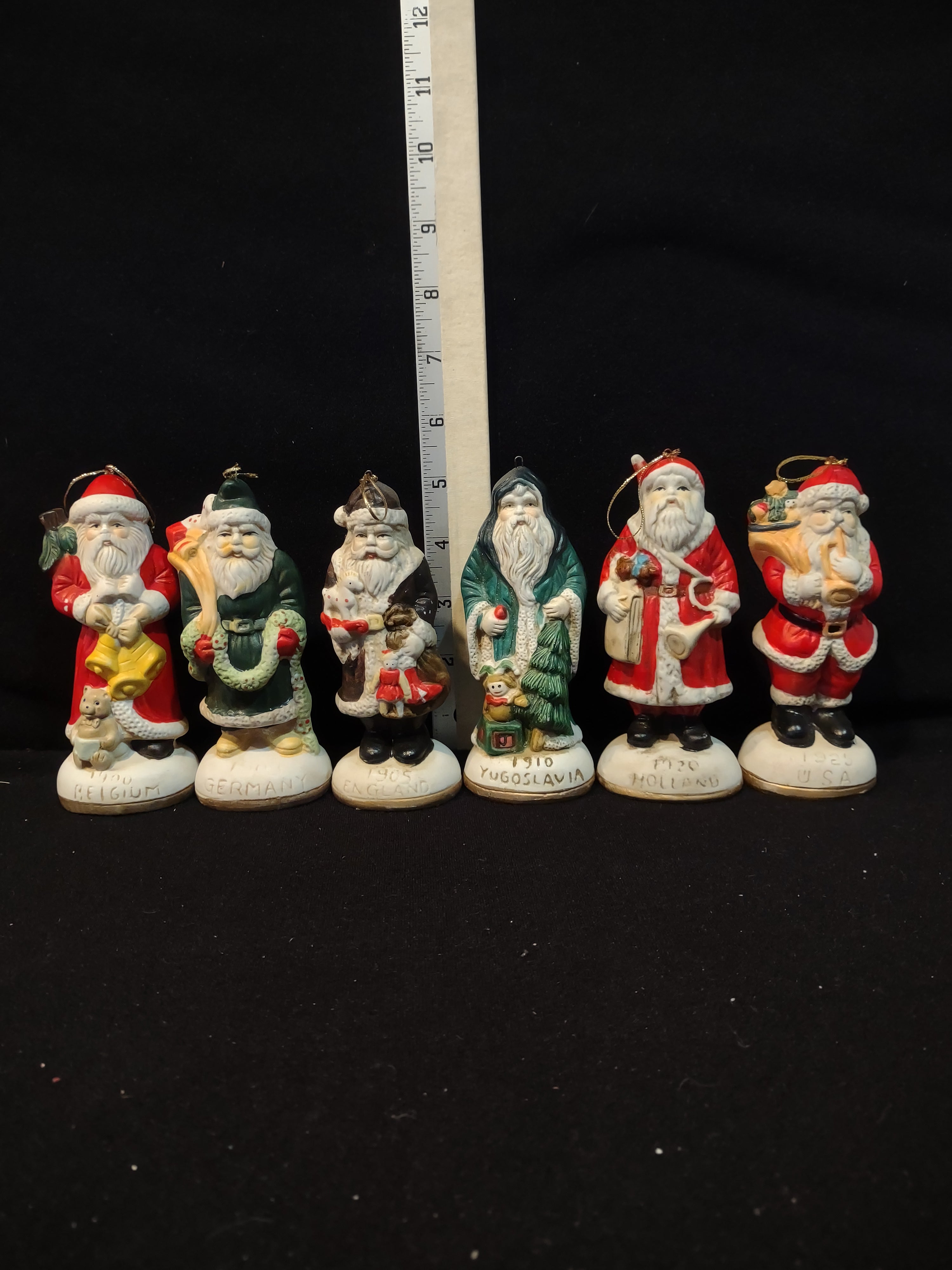Vintage Christmas Ceramic Santa Of The World Figurines Set Of 6 (Lot 3987)